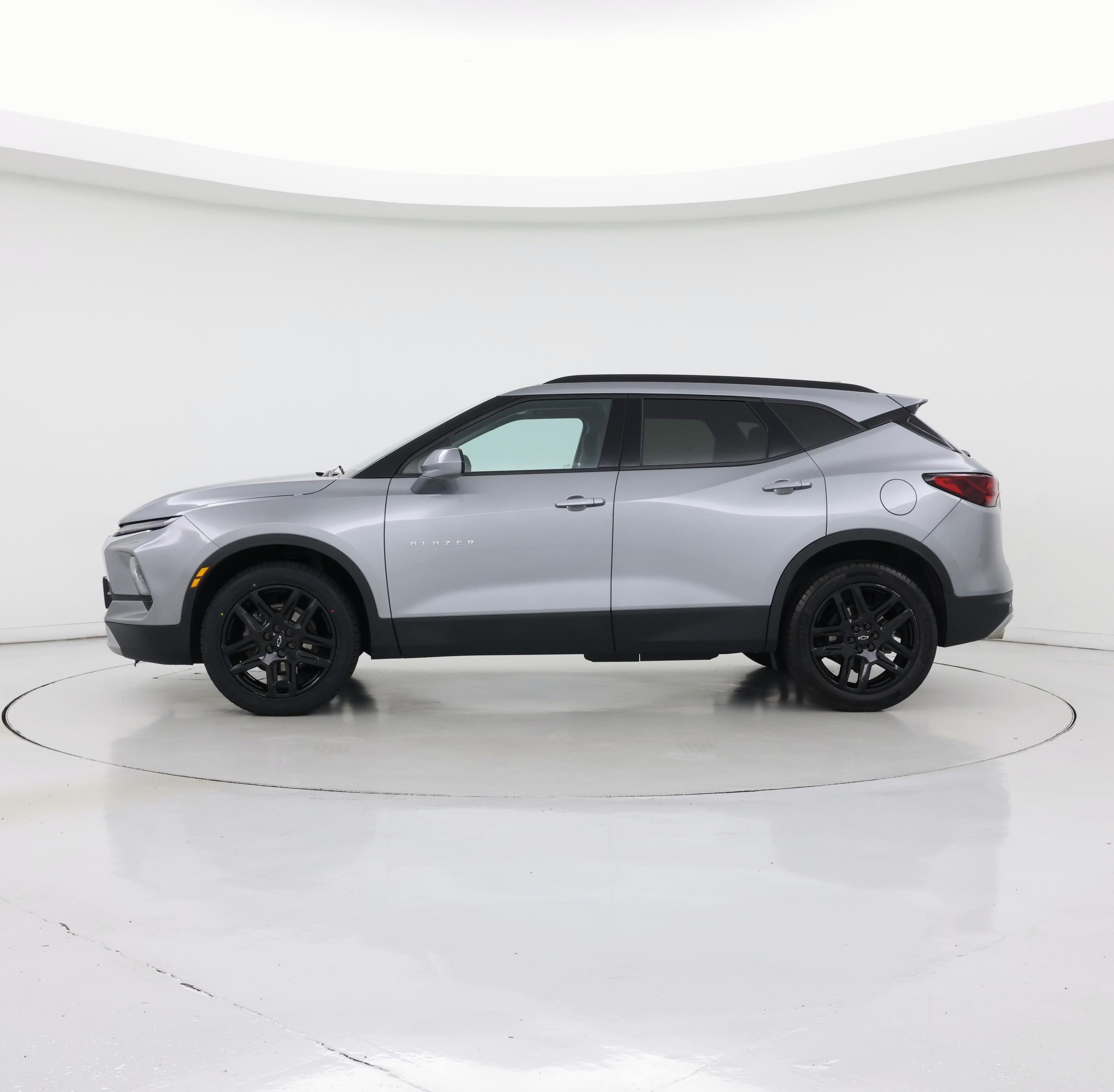 Thumbnail: 2023 Chevrolet Blazer - 3