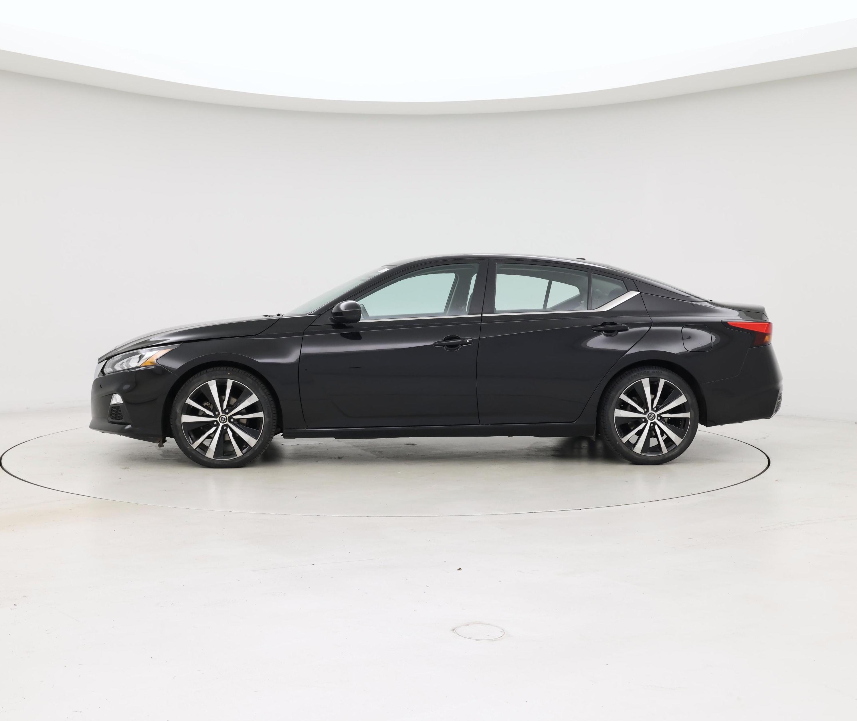 Thumbnail: 2021 Nissan Altima - 3