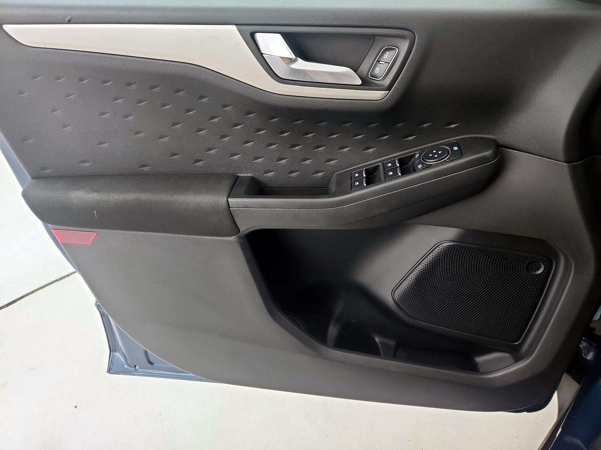 Thumbnail: 2020 Ford Escape - 12