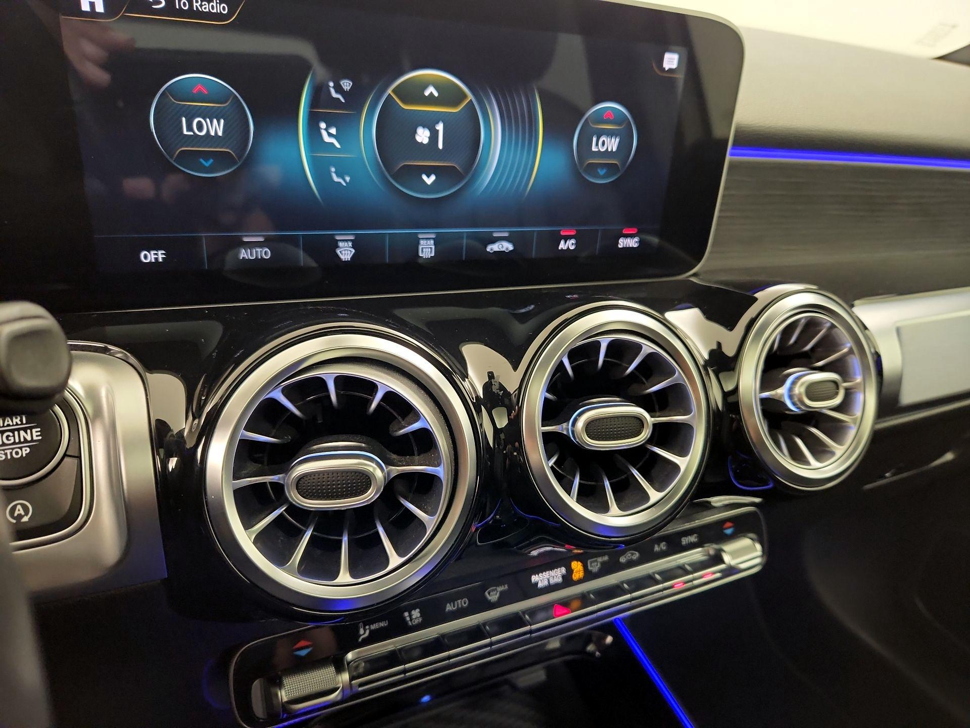 Thumbnail: 2021 Mercedes-Benz GLB - 16