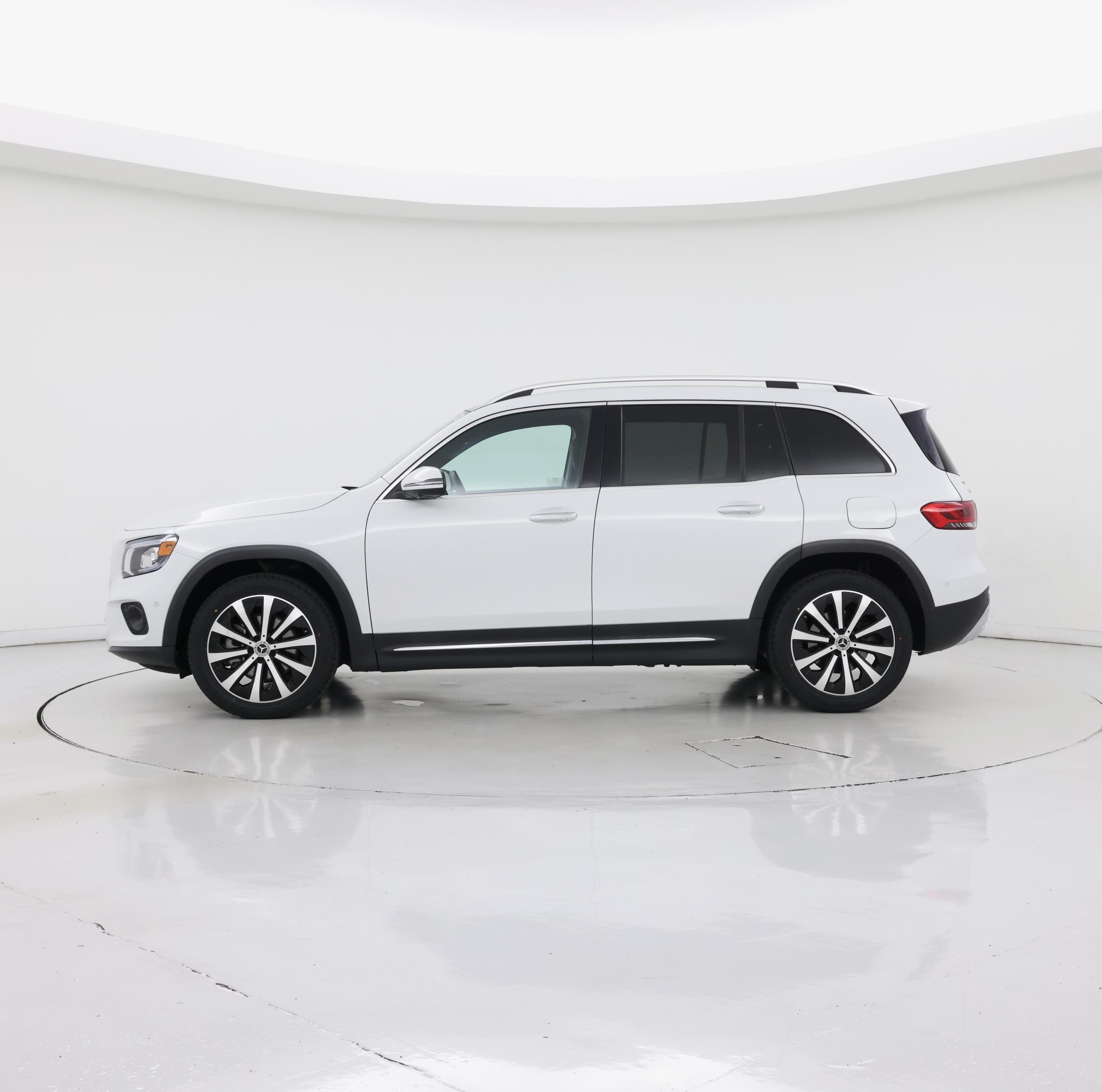 Thumbnail: 2021 Mercedes-Benz GLB - 3