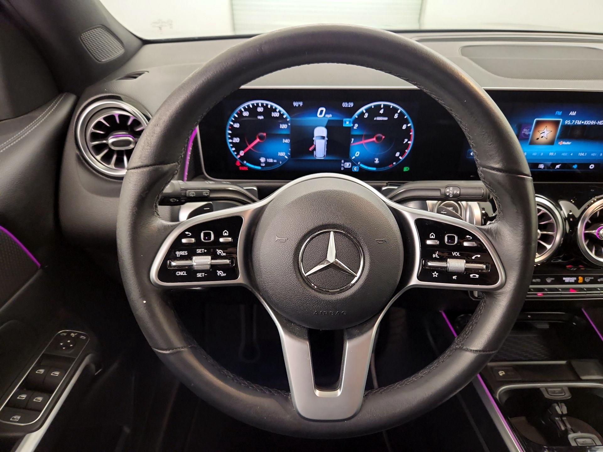 Thumbnail: 2021 Mercedes-Benz GLB - 10