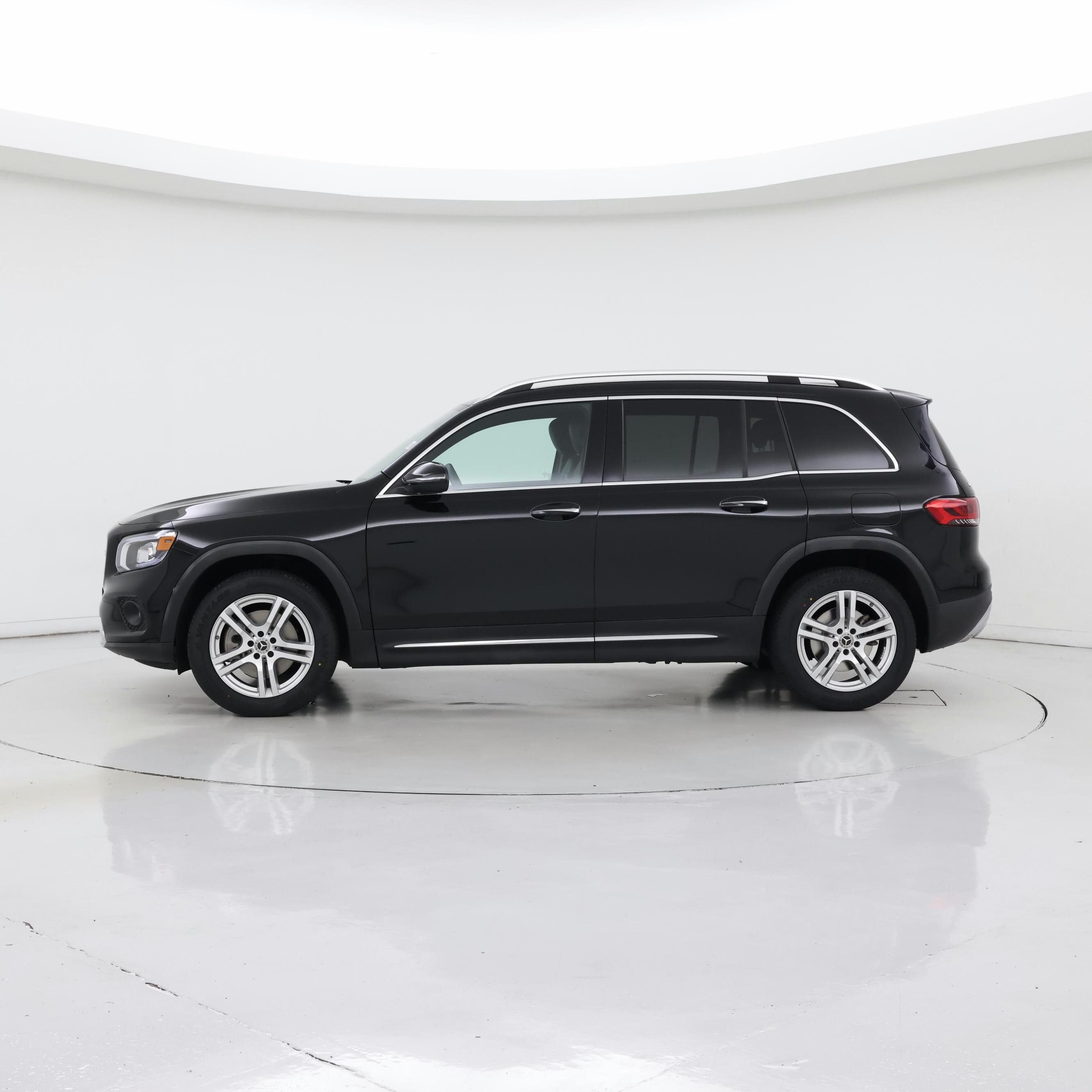 Thumbnail: 2021 Mercedes-Benz GLB - 3