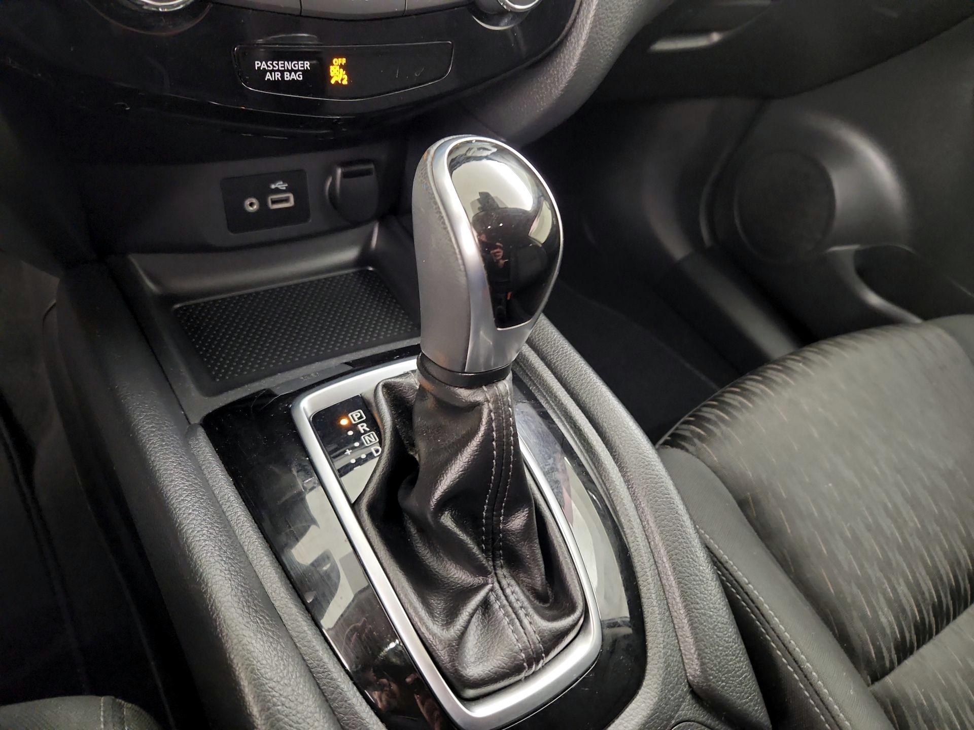 Thumbnail: 2020 Nissan Rogue - 17