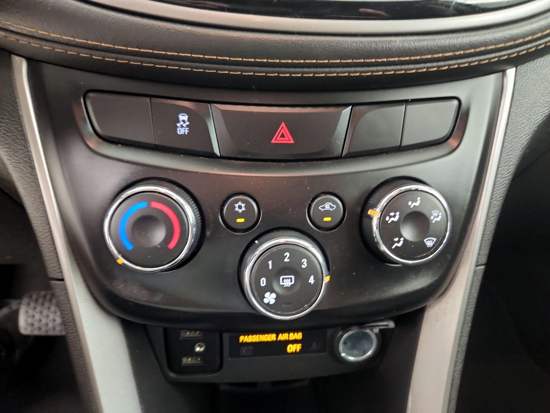 Thumbnail: 2021 Chevrolet Trax - 16