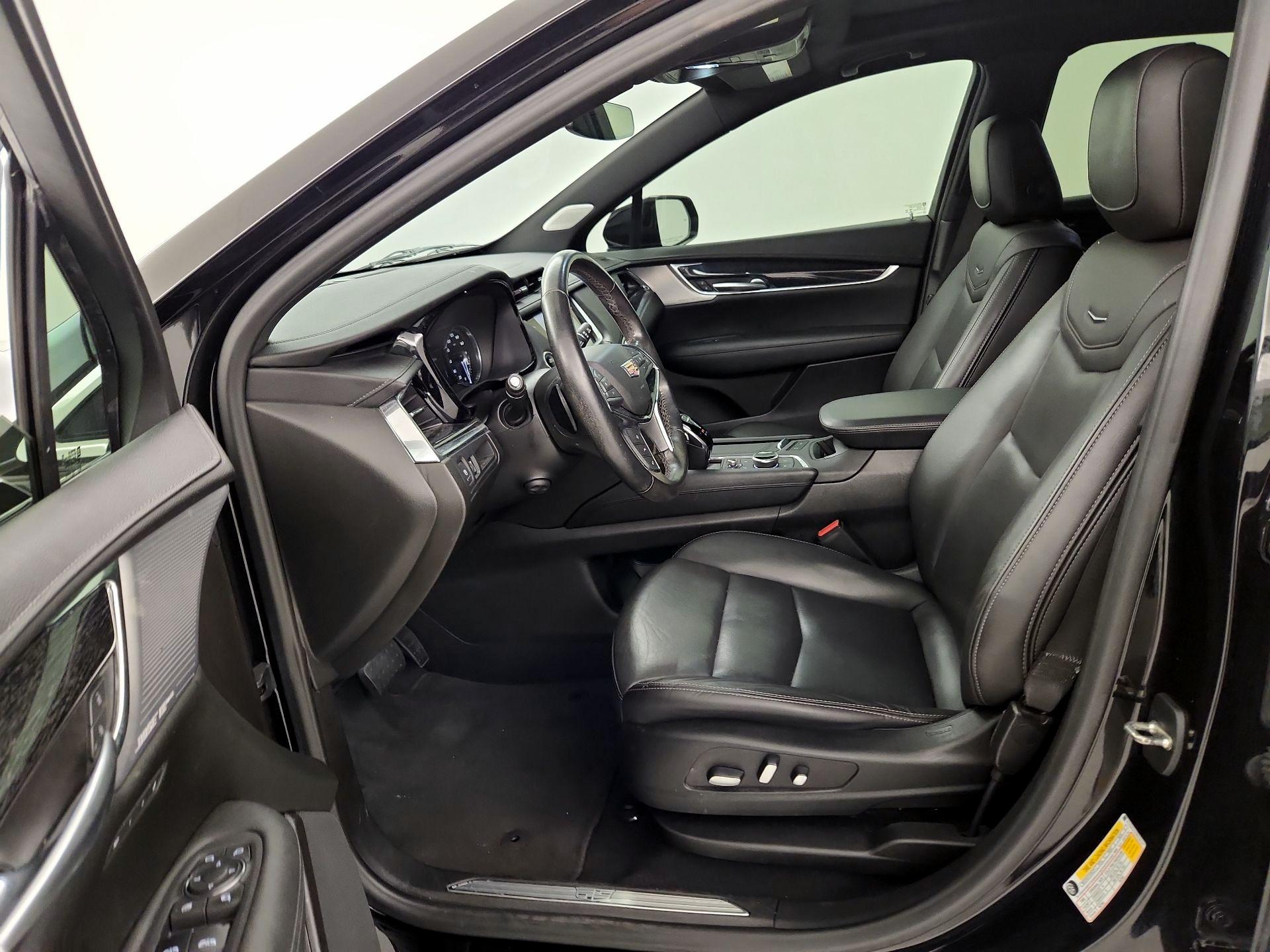 Thumbnail: 2021 Cadillac XT5 - 11