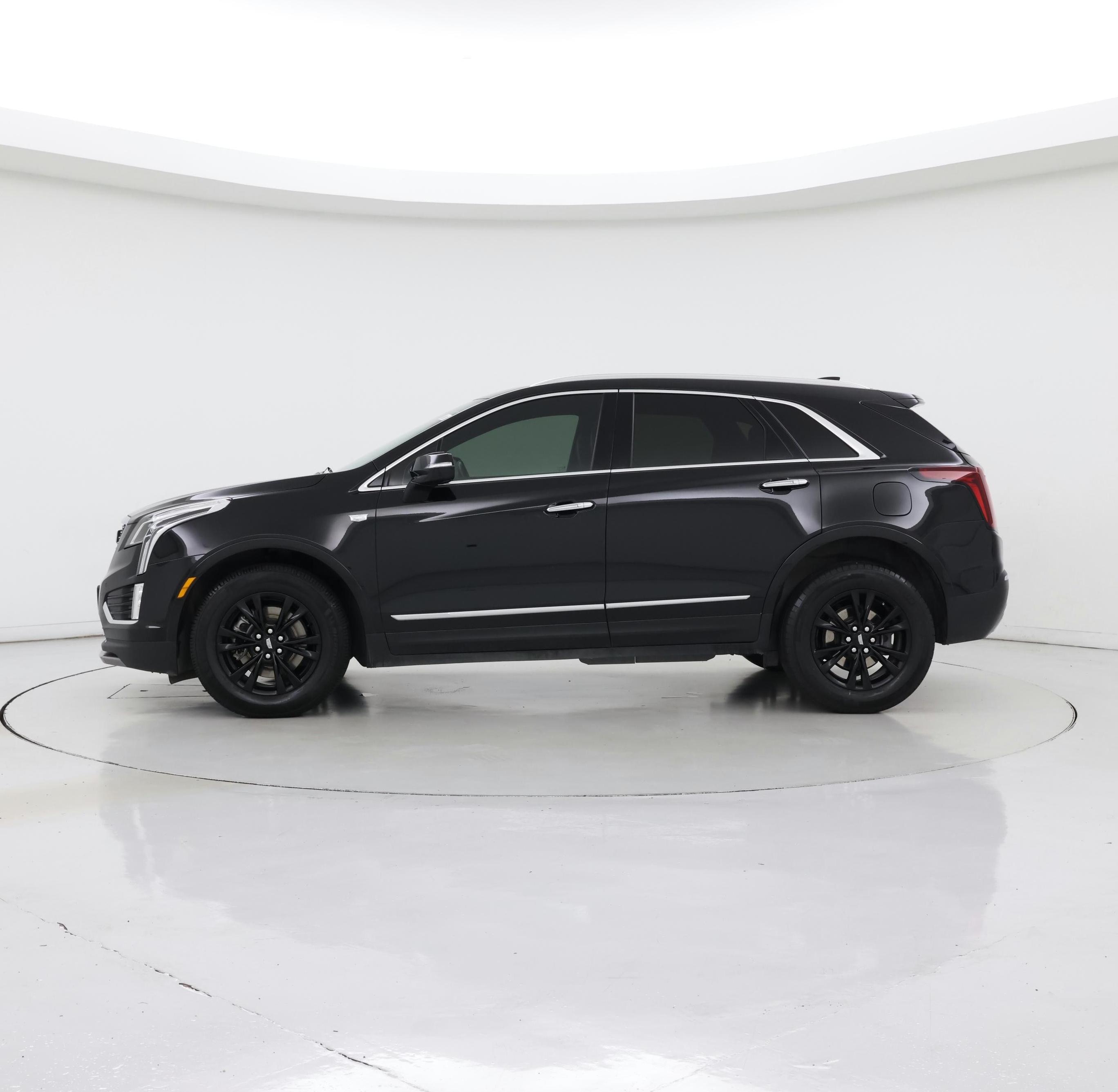 Thumbnail: 2021 Cadillac XT5 - 3