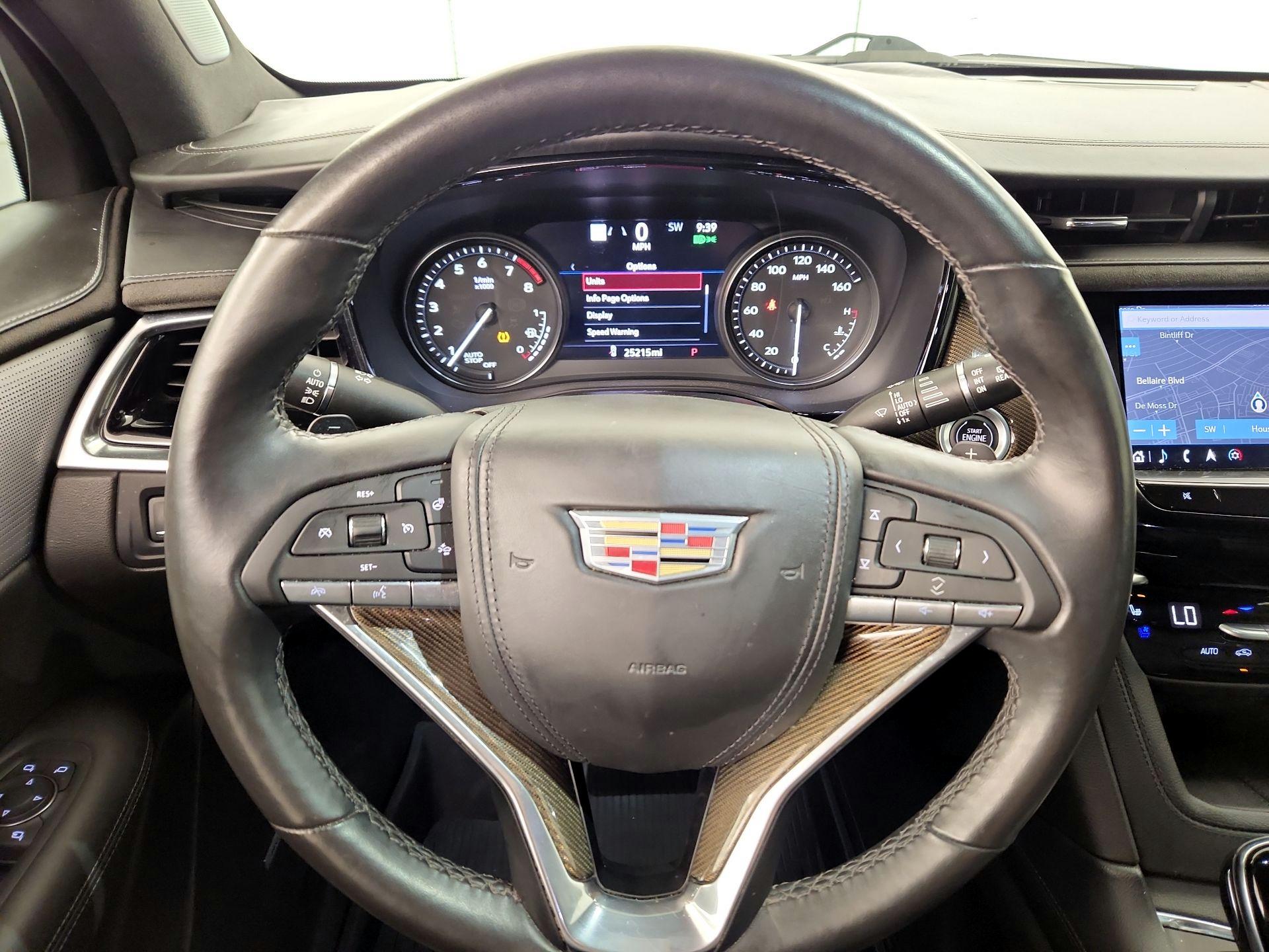 Thumbnail: 2022 Cadillac XT6 - 10