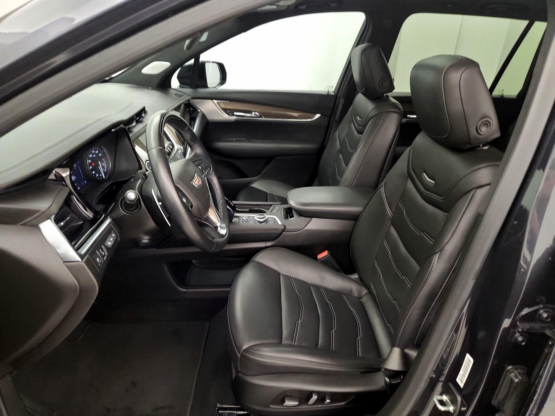 Thumbnail: 2022 Cadillac XT6 - 11