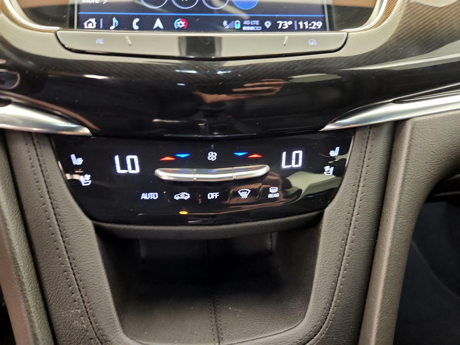 Thumbnail: 2022 Cadillac XT6 - 16