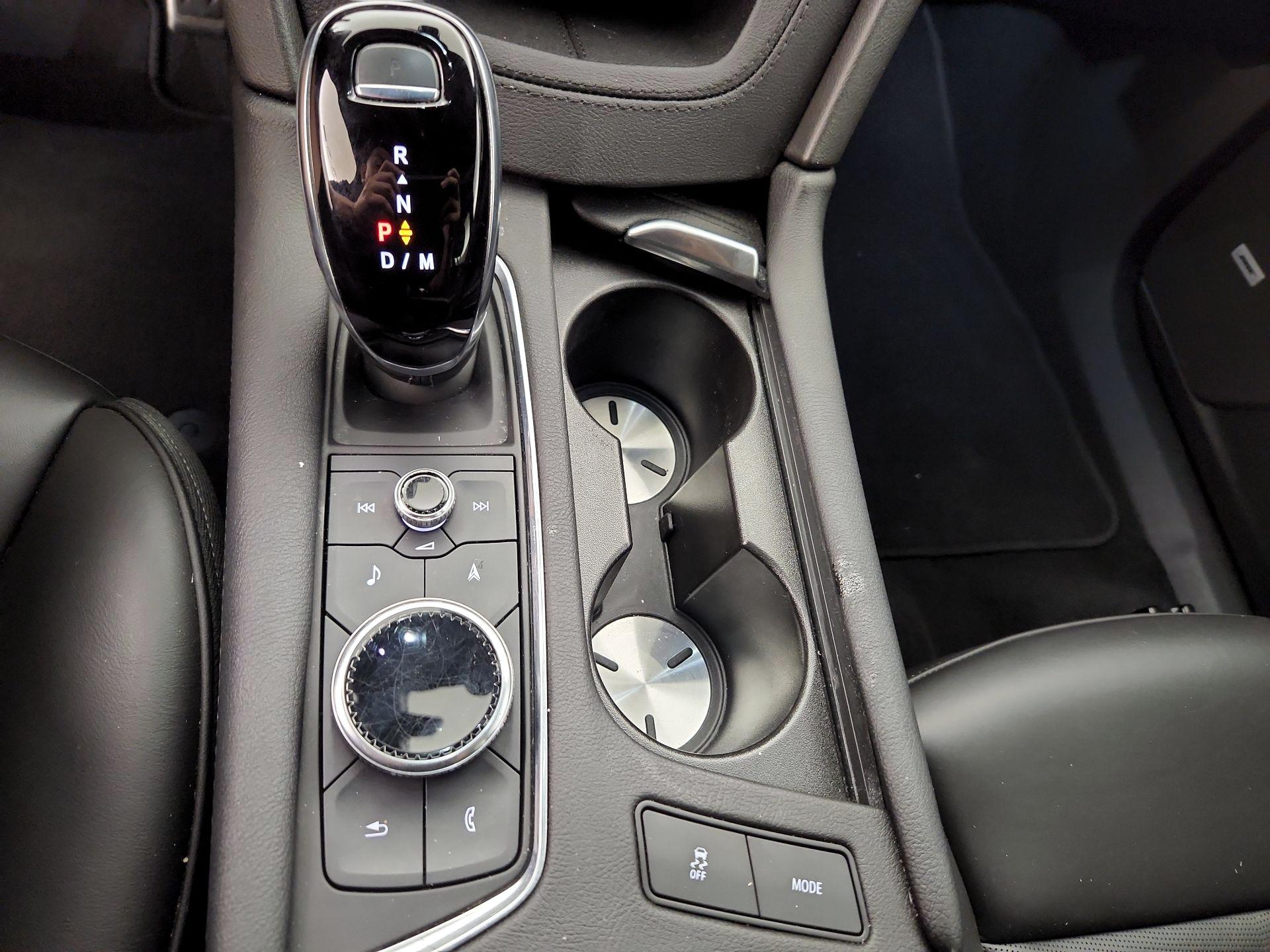 Thumbnail: 2022 Cadillac XT6 - 17