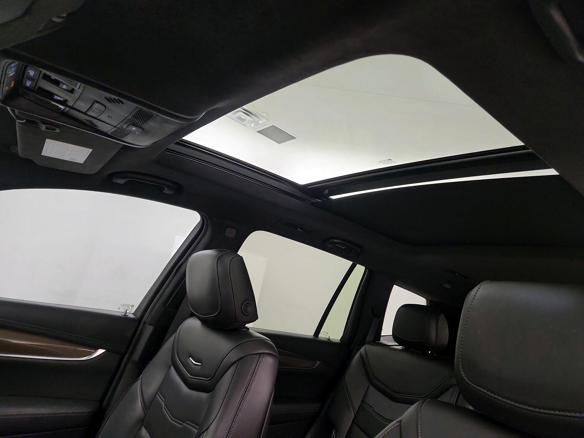 Thumbnail: 2022 Cadillac XT6 - 19
