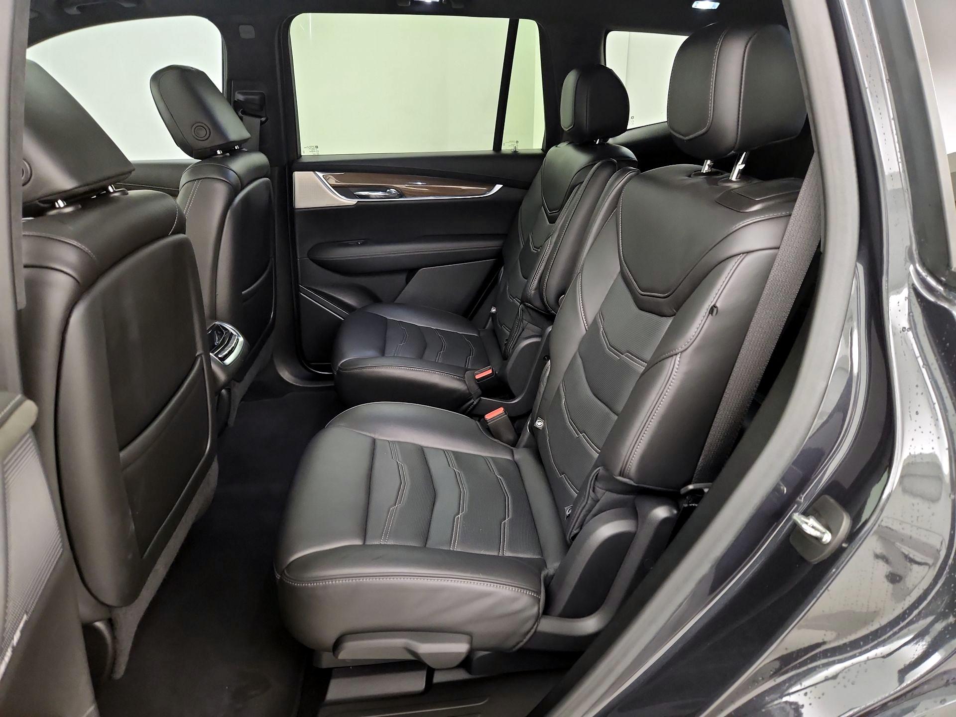 Thumbnail: 2022 Cadillac XT6 - 20