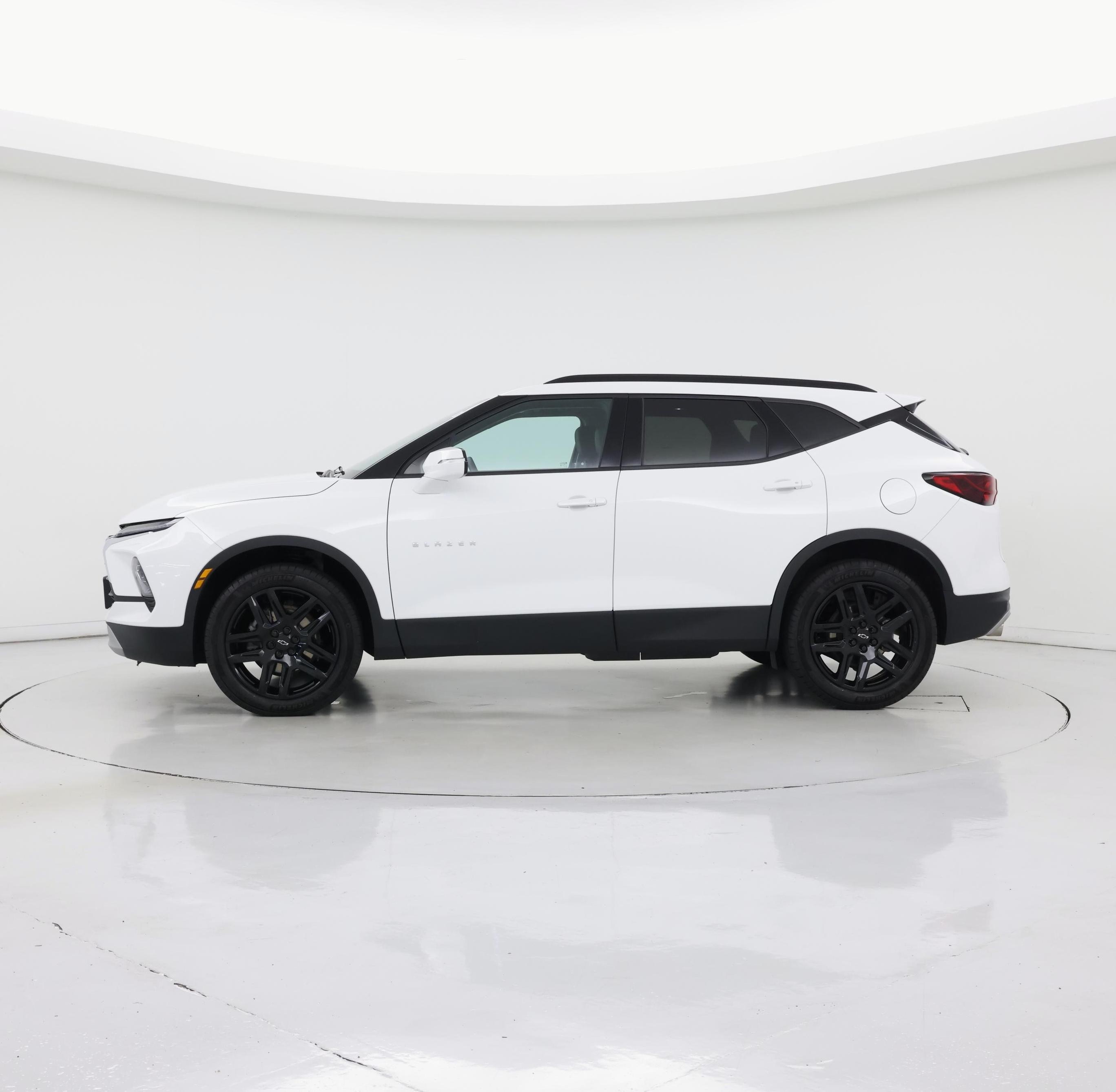 Thumbnail: 2023 Chevrolet Blazer - 3