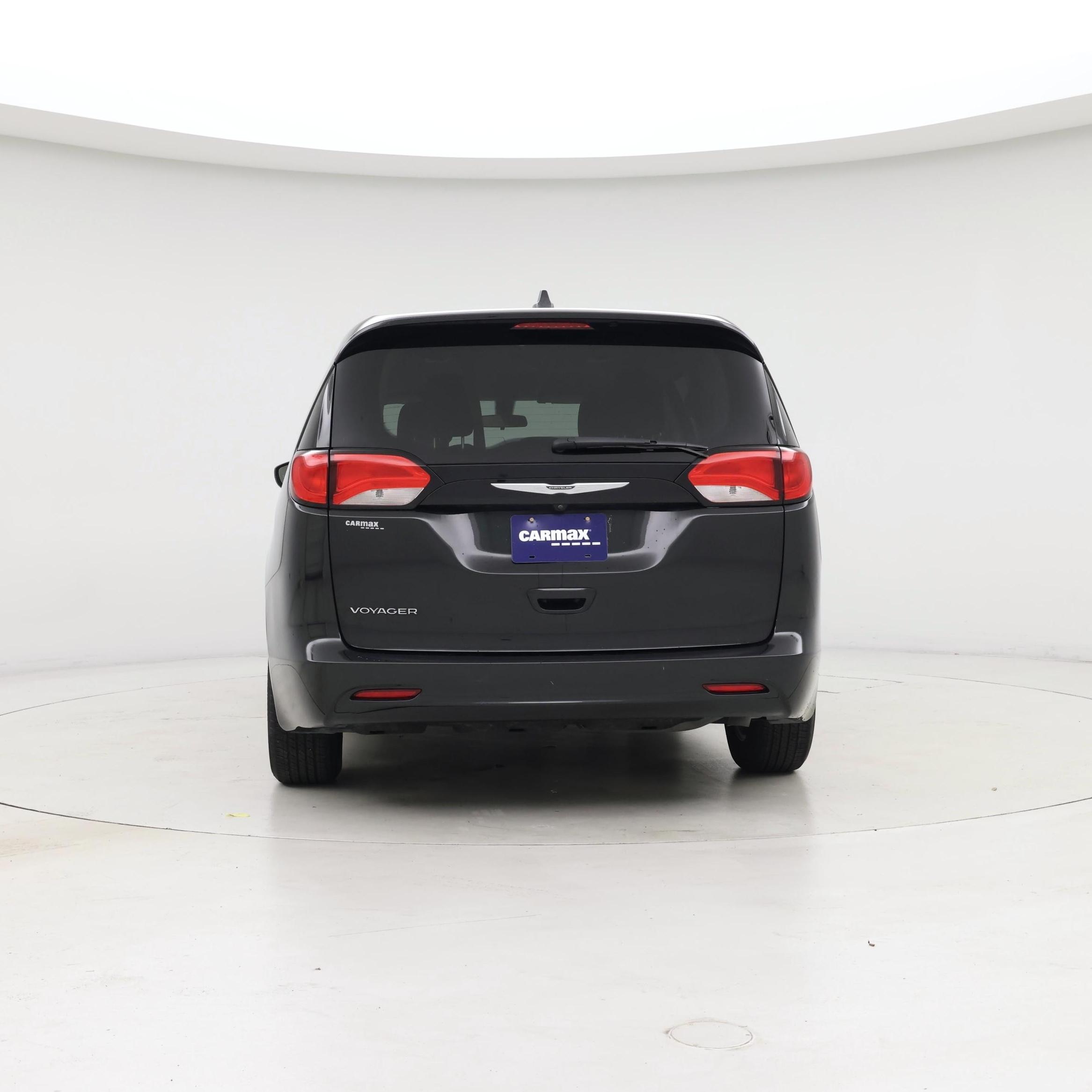 Thumbnail: 2022 Chrysler Voyager - 6