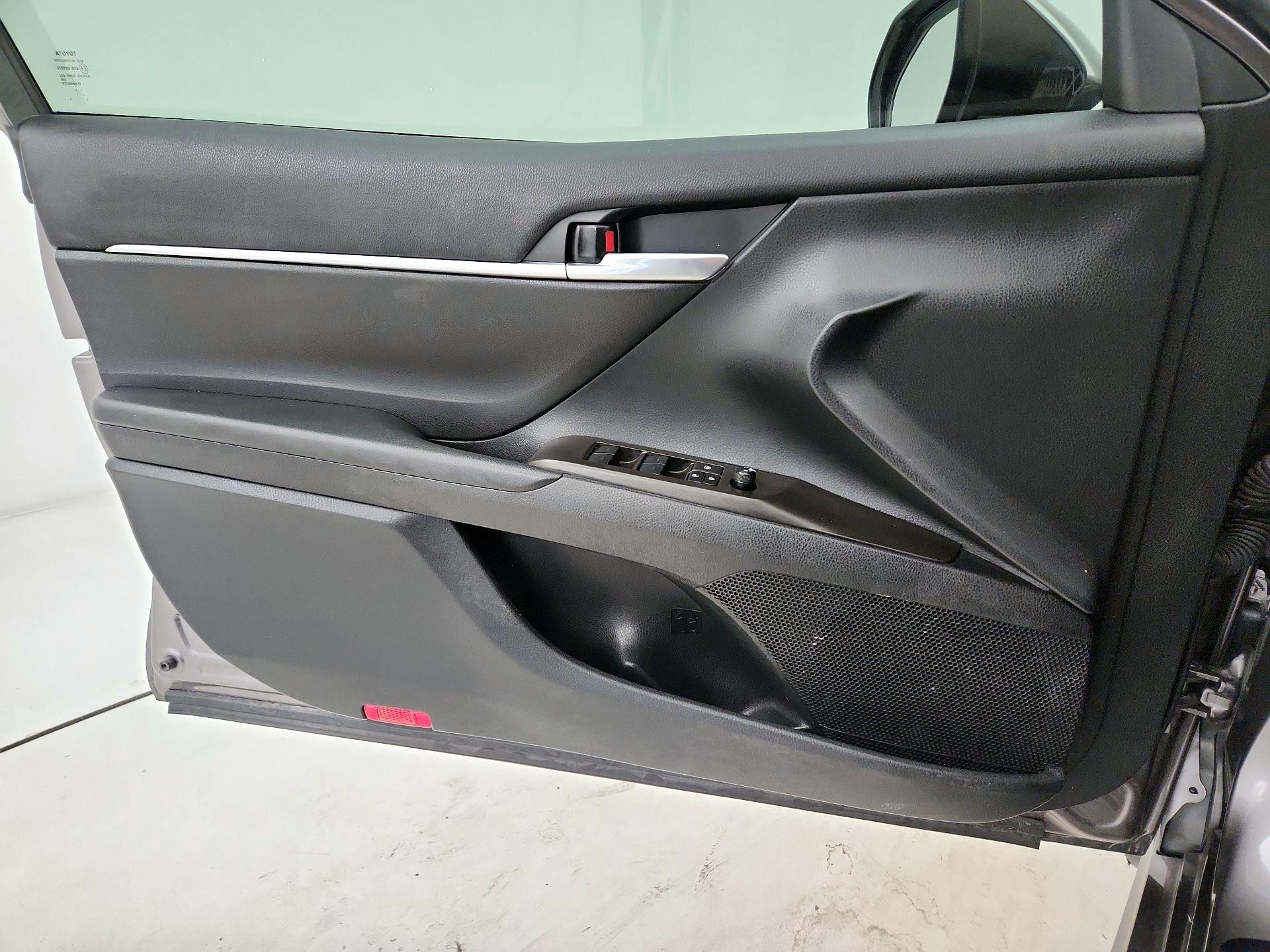 Thumbnail: 2023 Toyota Camry - 12