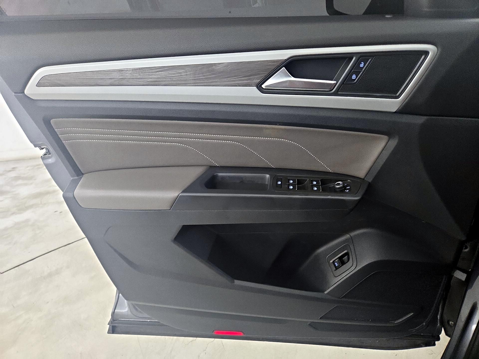 Thumbnail: 2022 Volkswagen Atlas - 12
