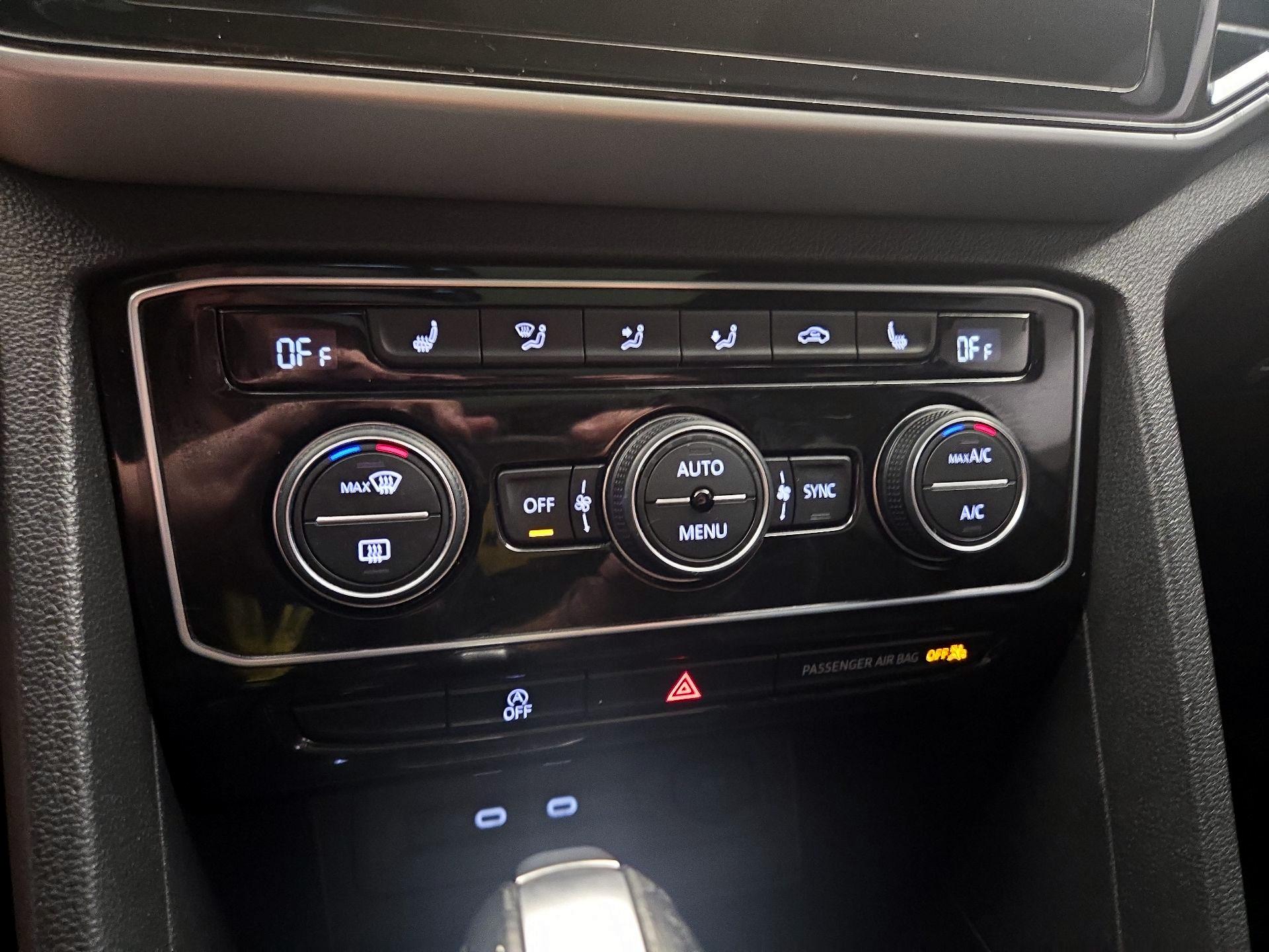 Thumbnail: 2022 Volkswagen Atlas - 16