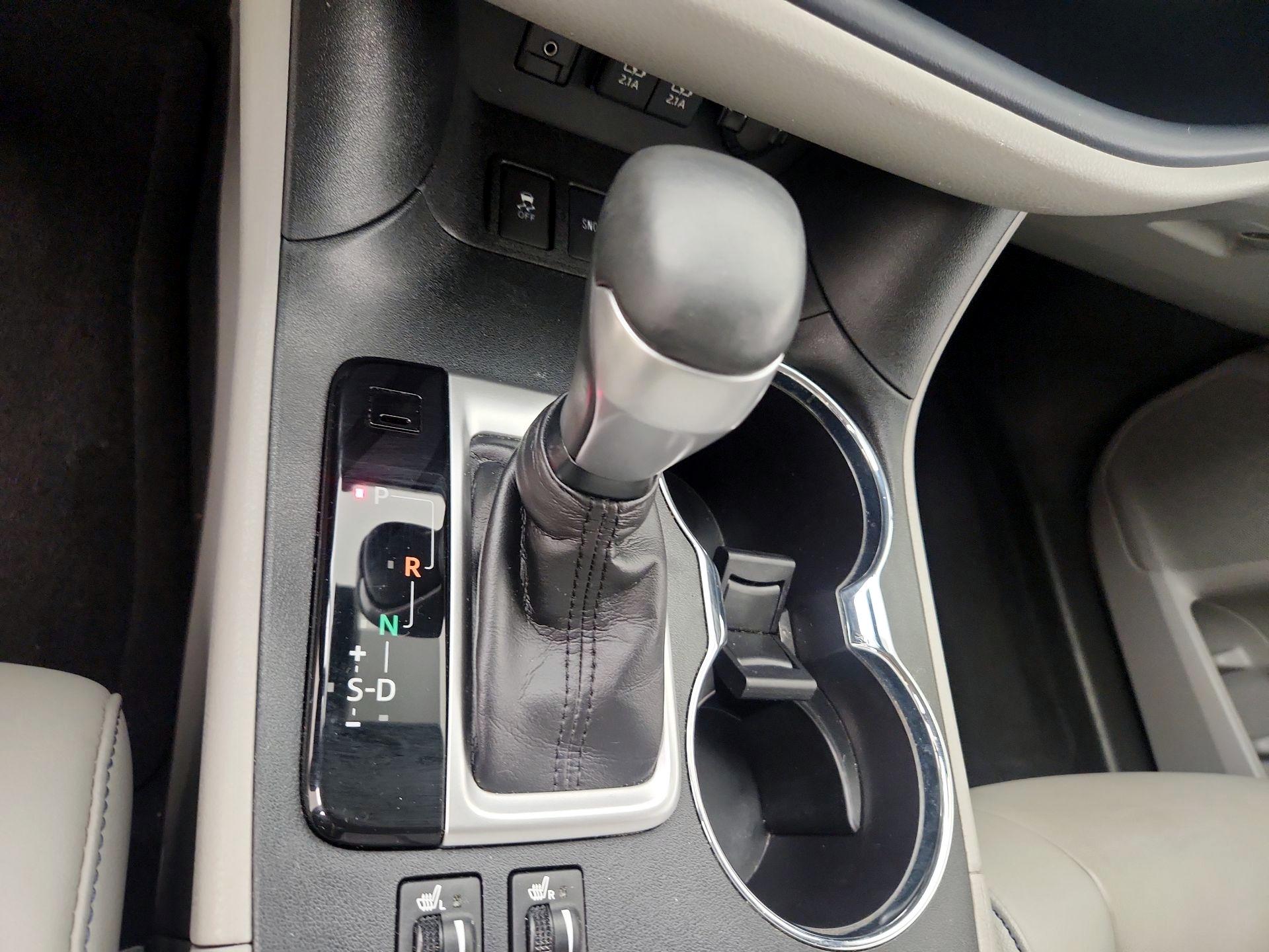 Thumbnail: 2019 Toyota Highlander - 17