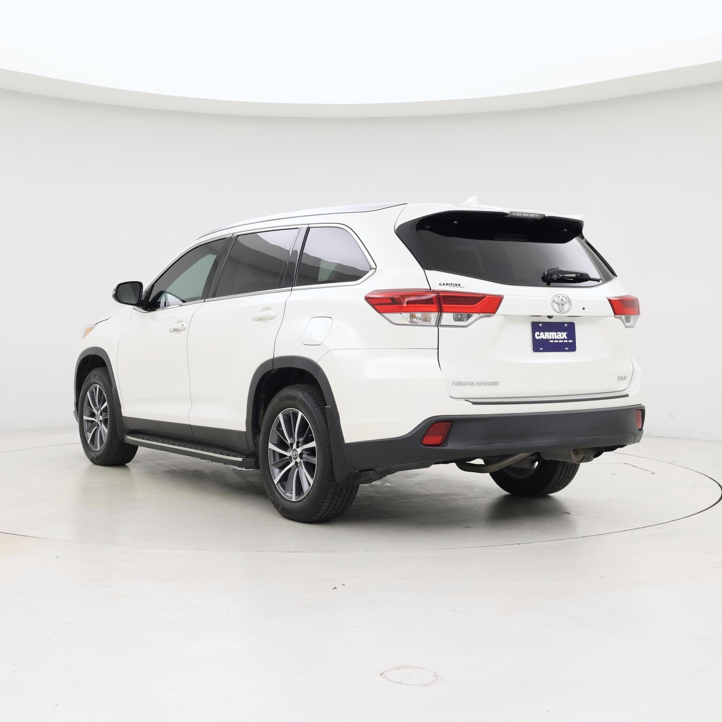 Thumbnail: 2019 Toyota Highlander - 2