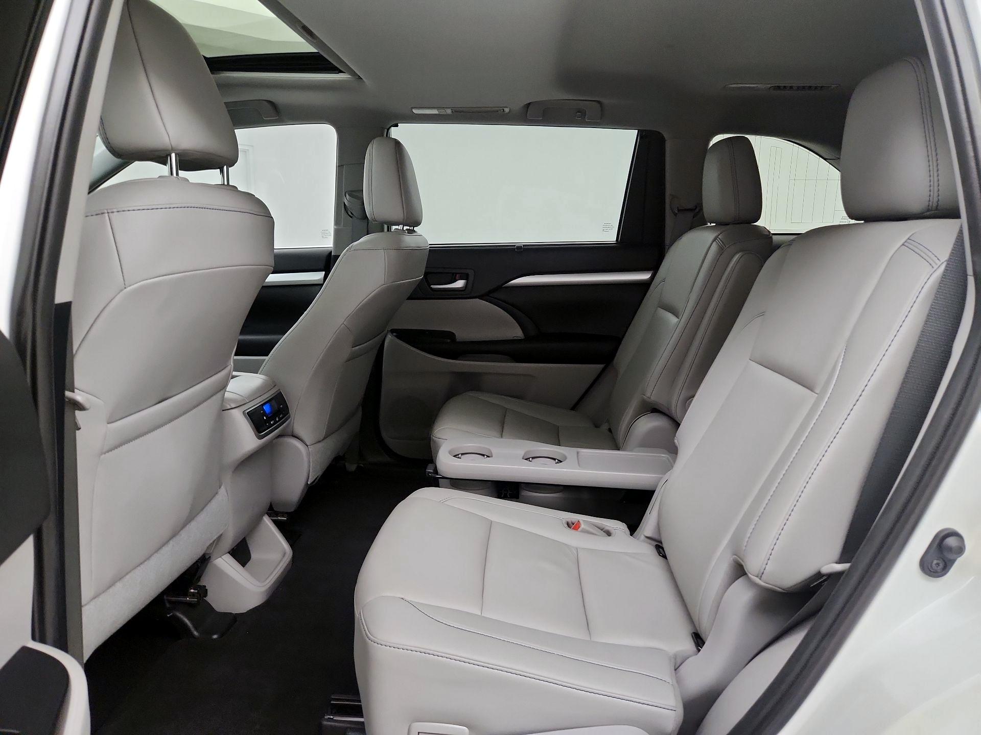 Thumbnail: 2019 Toyota Highlander - 20