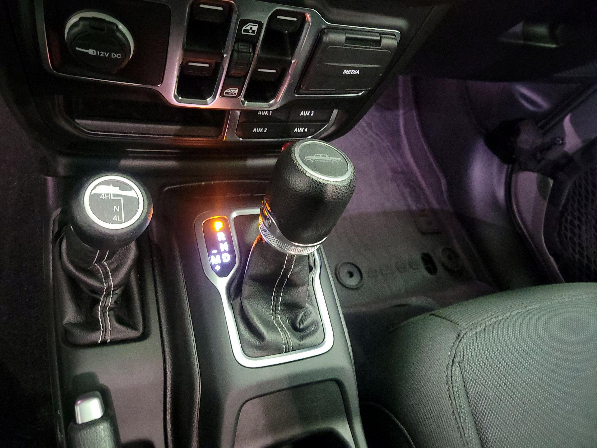 Thumbnail: 2020 Jeep Gladiator - 18