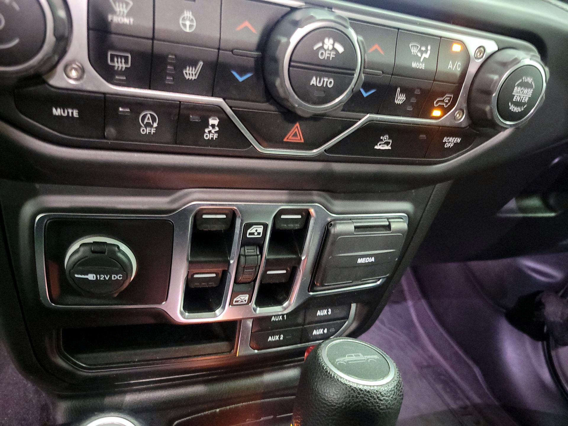 Thumbnail: 2020 Jeep Gladiator - 19