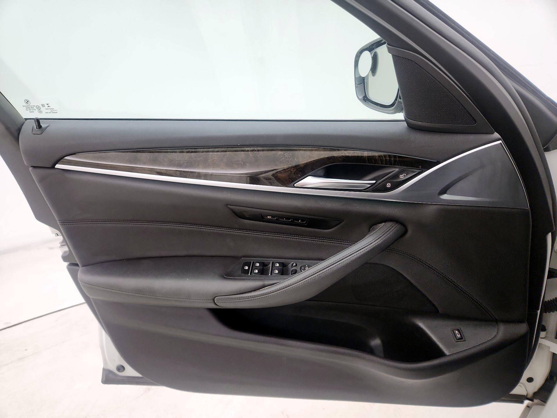 Thumbnail: 2017 BMW 5 Series - 12