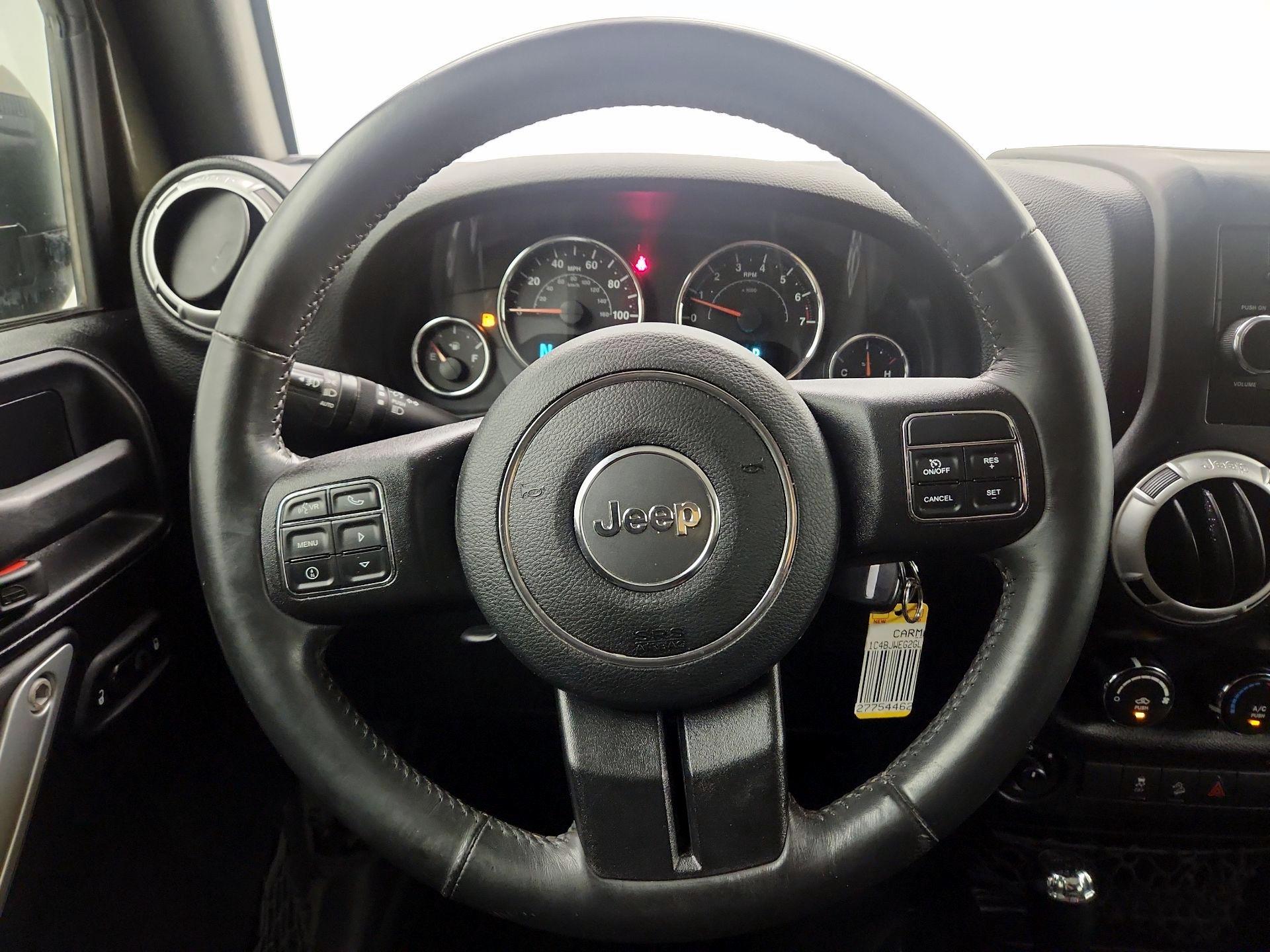 Thumbnail: 2016 Jeep Wrangler - 10