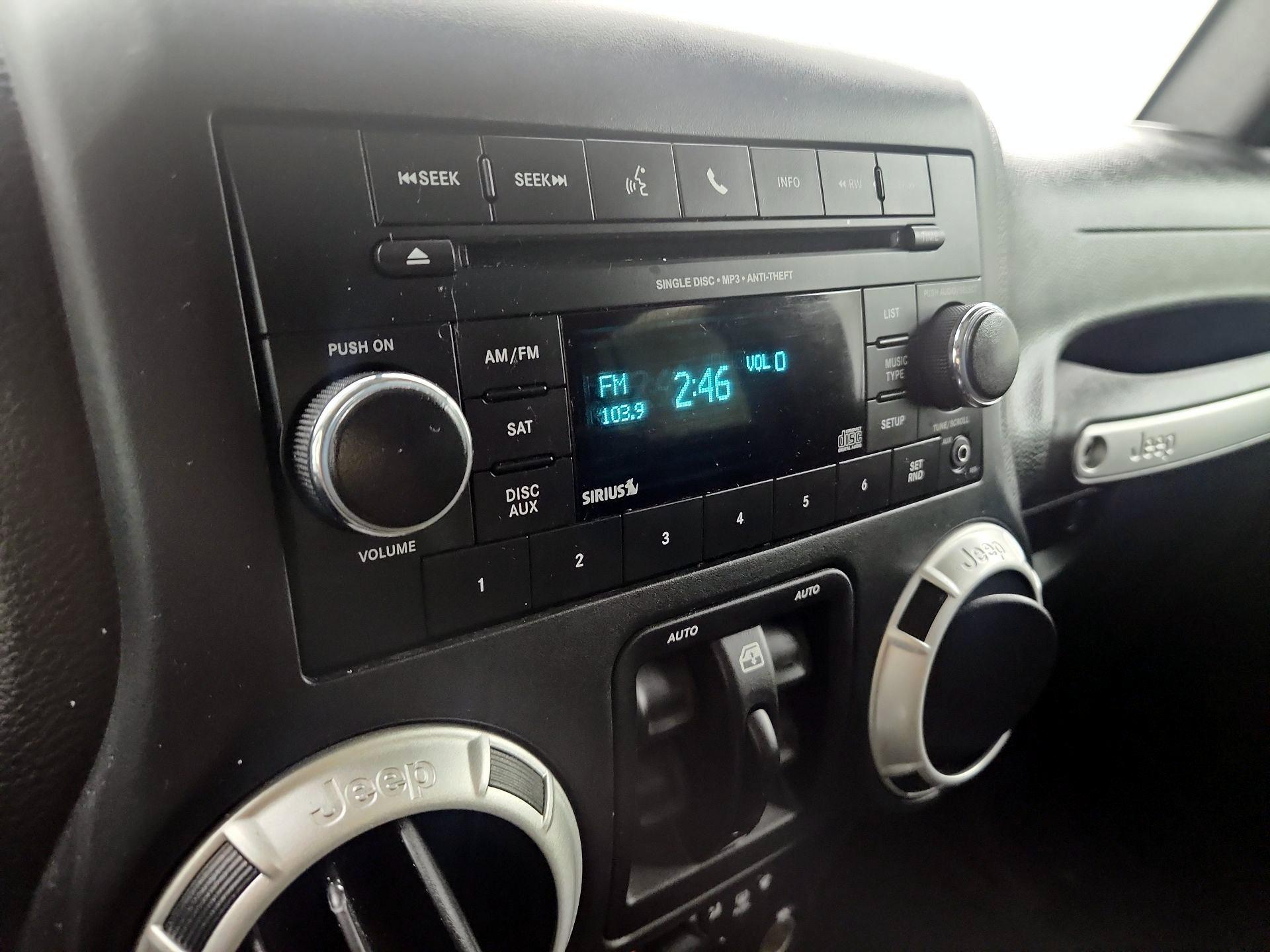 Thumbnail: 2016 Jeep Wrangler - 13