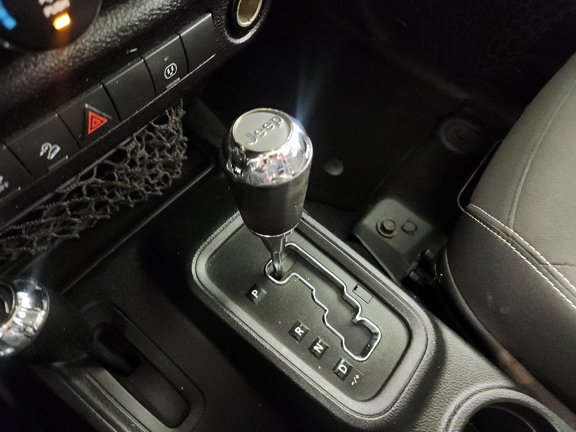 Thumbnail: 2016 Jeep Wrangler - 15