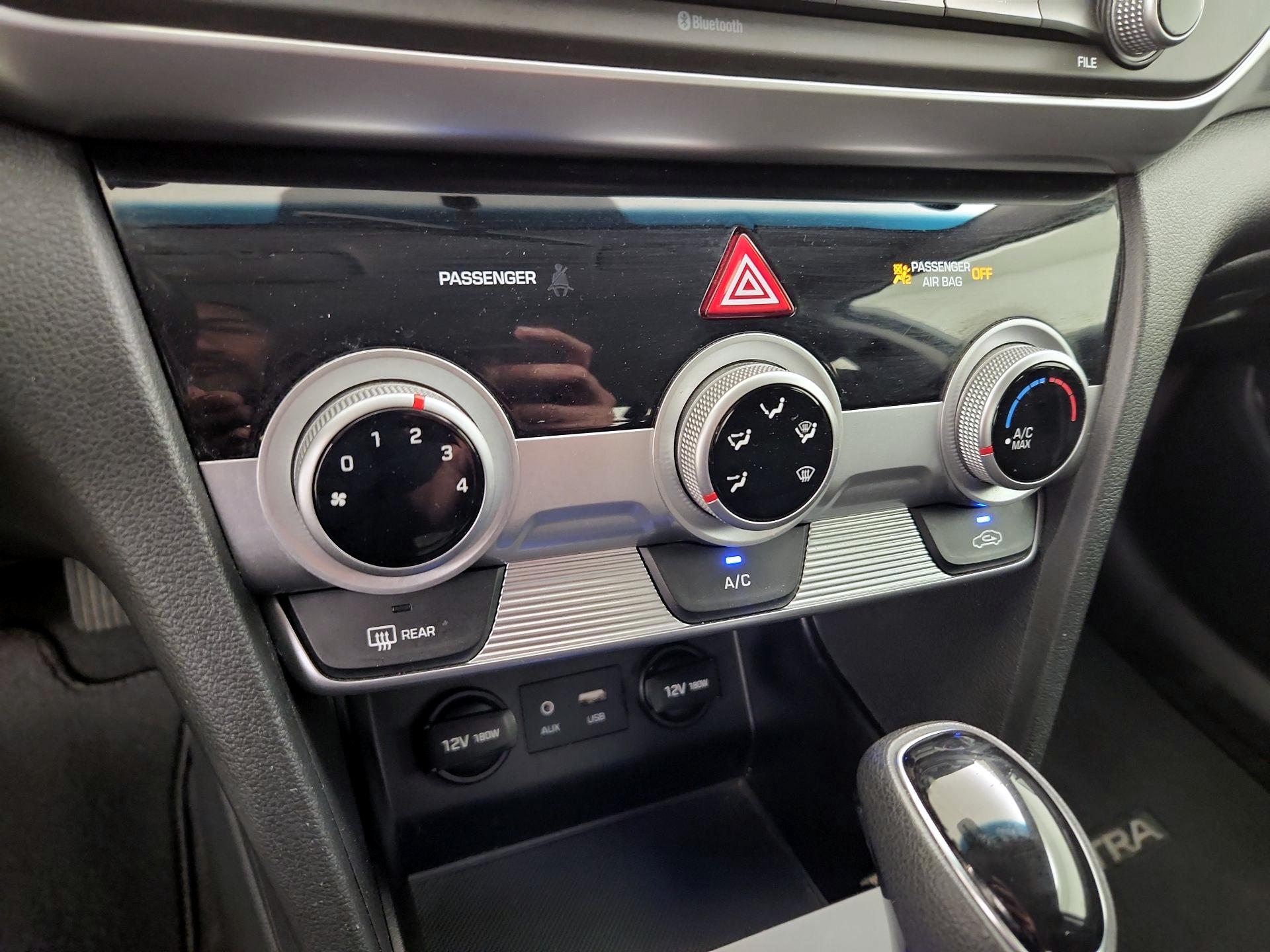Thumbnail: 2019 Hyundai Elantra - 16