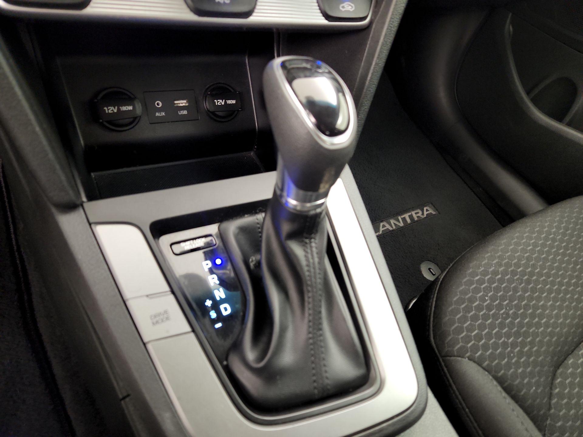 Thumbnail: 2019 Hyundai Elantra - 17