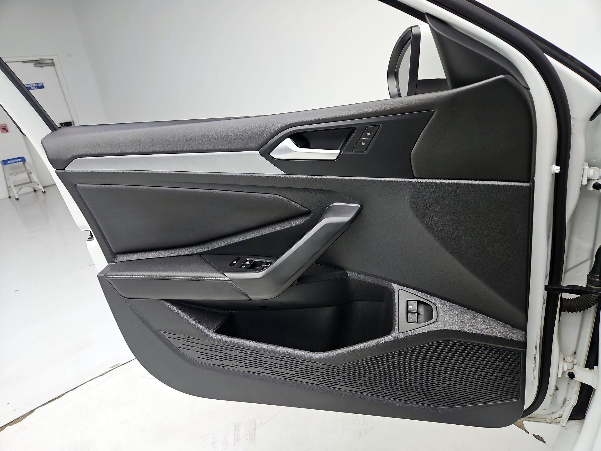 Thumbnail: 2023 Volkswagen Jetta - 12