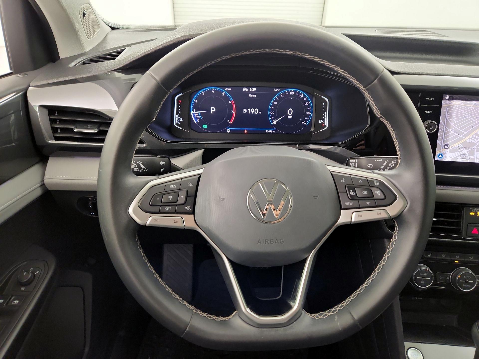 Thumbnail: 2022 Volkswagen Taos - 10