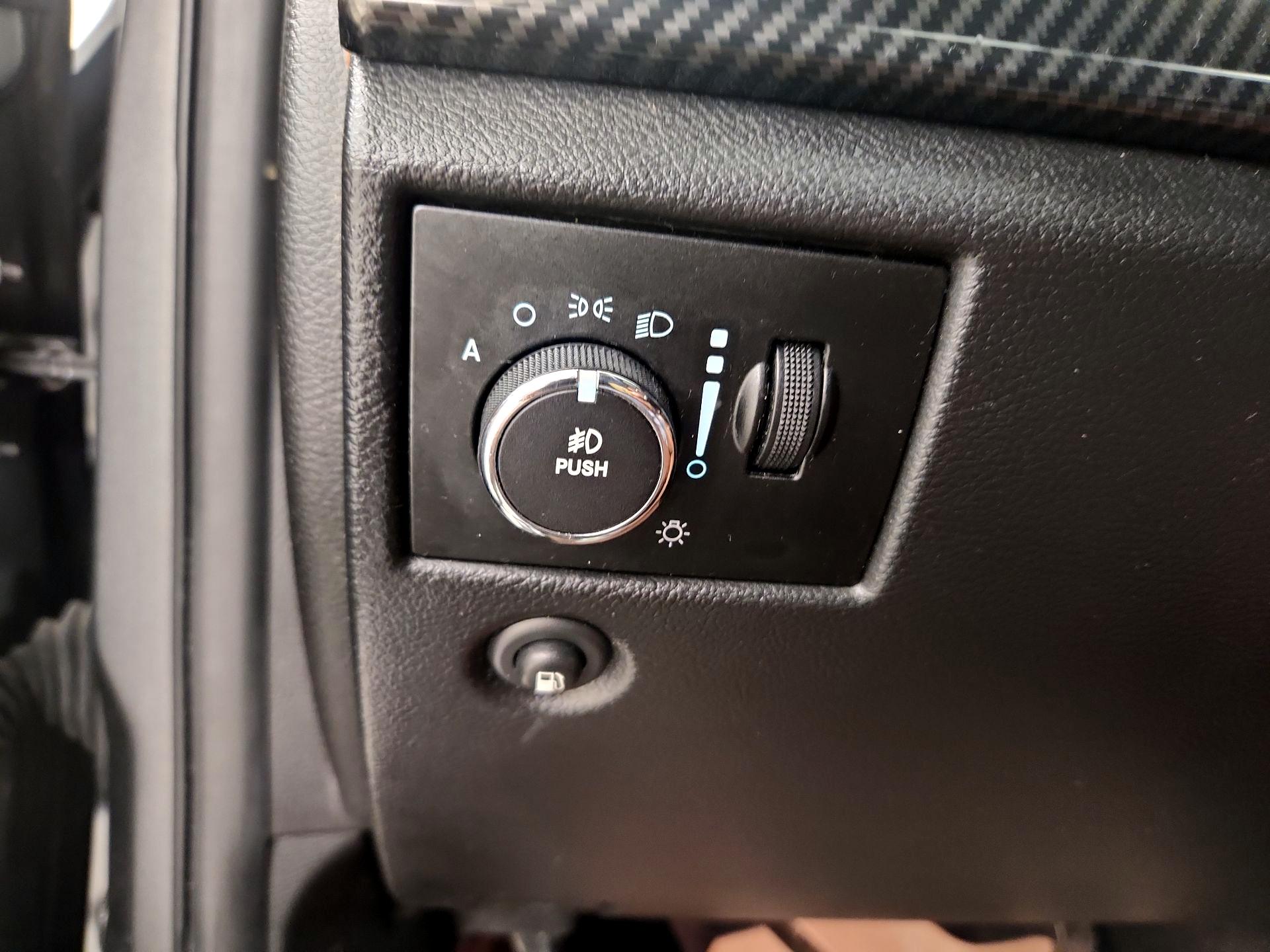 Thumbnail: 2013 Jeep Grand Cherokee - 13