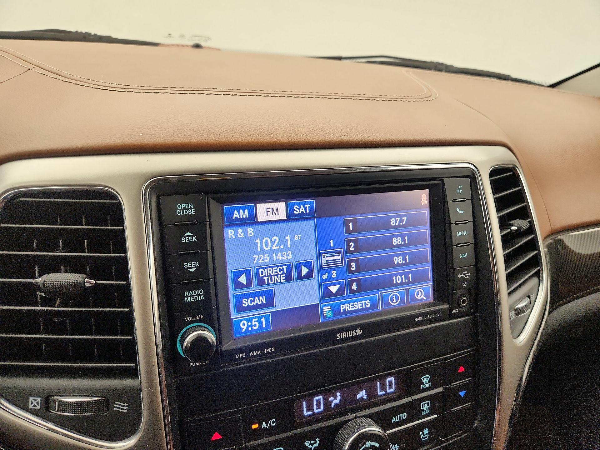 Thumbnail: 2013 Jeep Grand Cherokee - 16