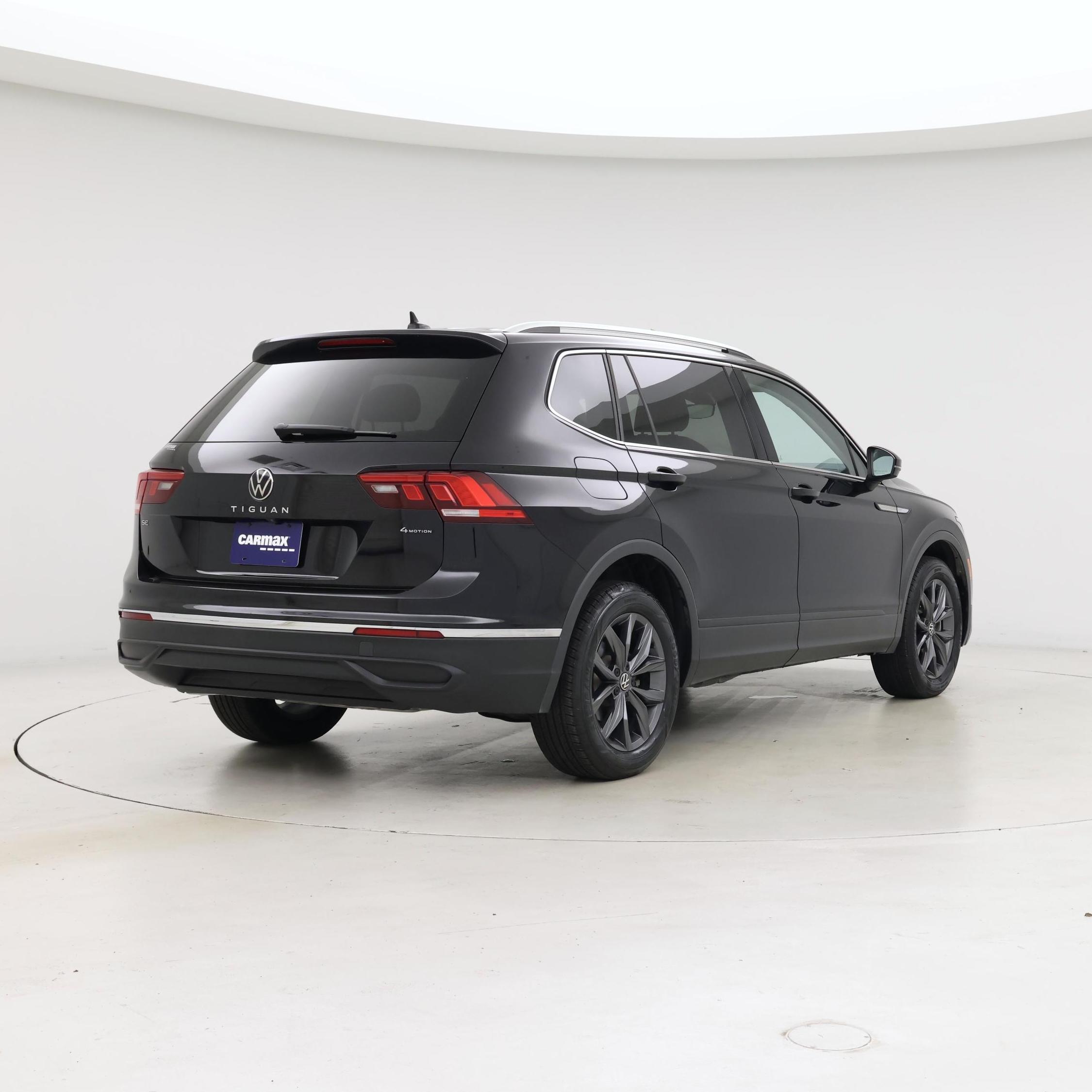 Thumbnail: 2022 Volkswagen Tiguan - 8