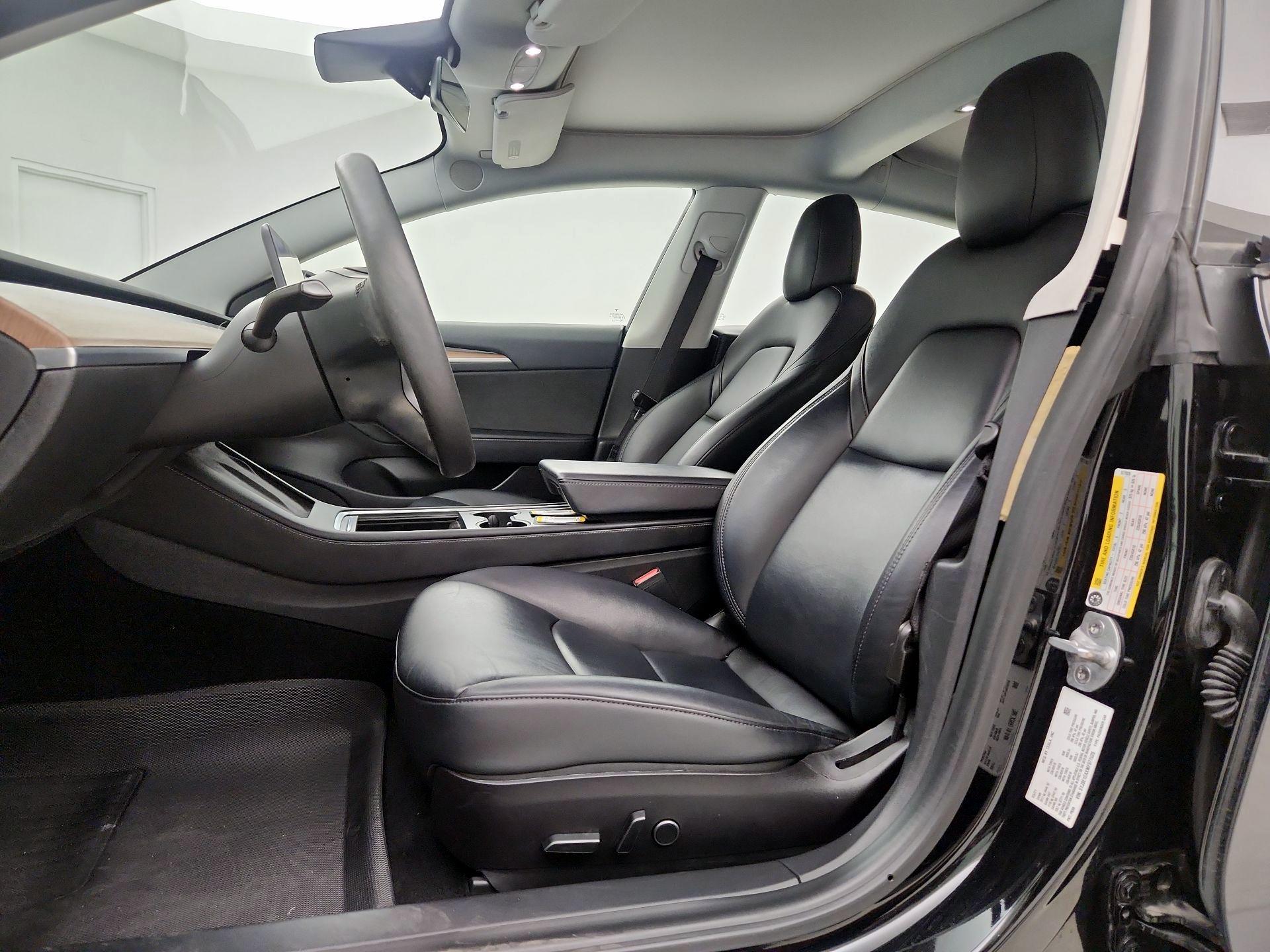 Thumbnail: 2021 Tesla Model 3 - 11