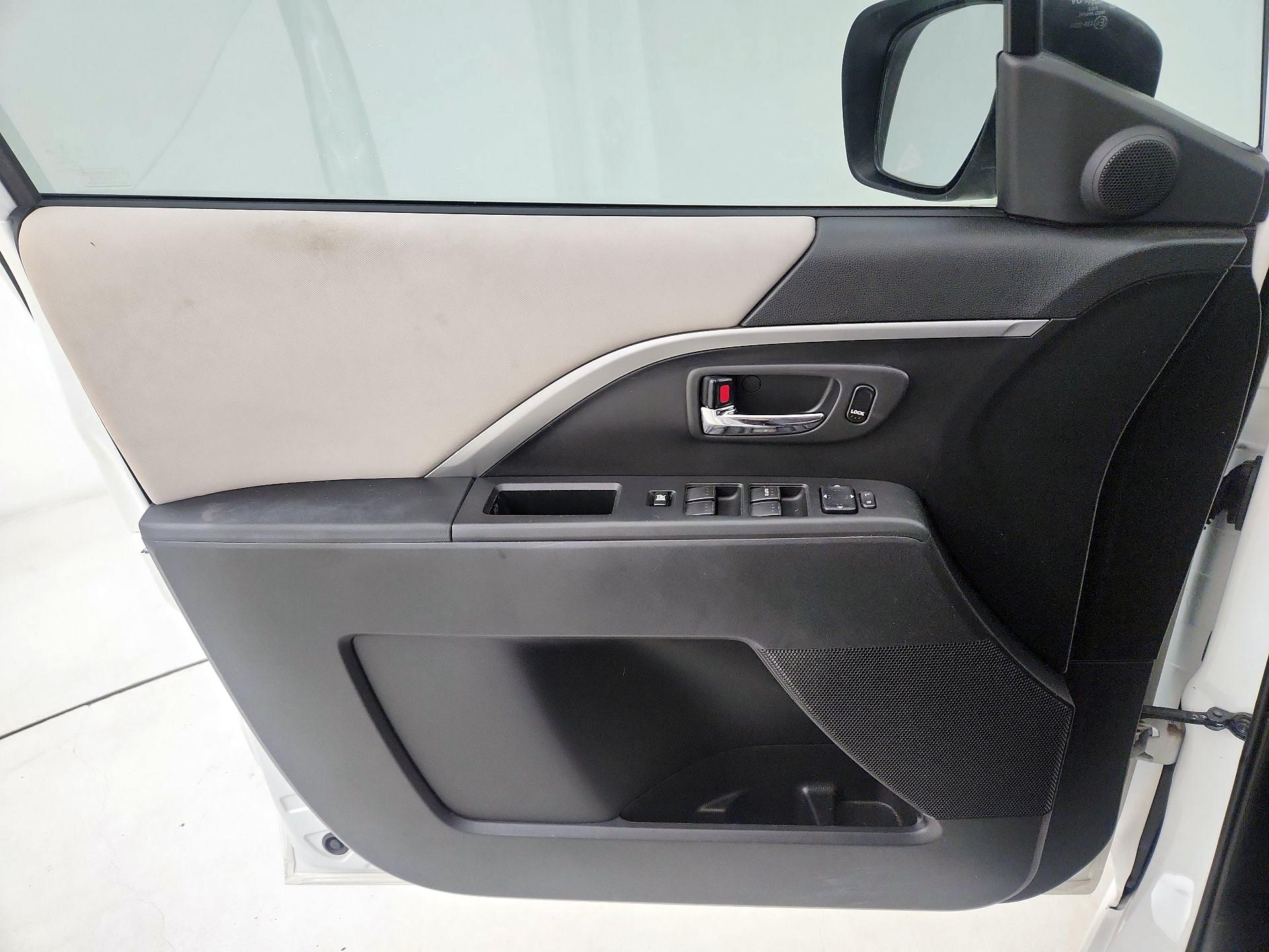 Thumbnail: 2014 Mazda Mazda5 - 12