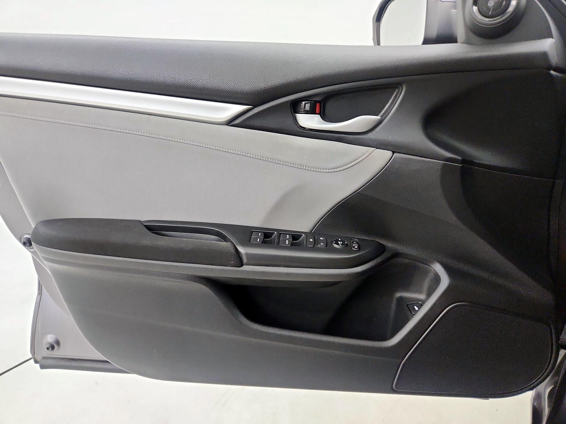 Thumbnail: 2016 Honda Civic - 12