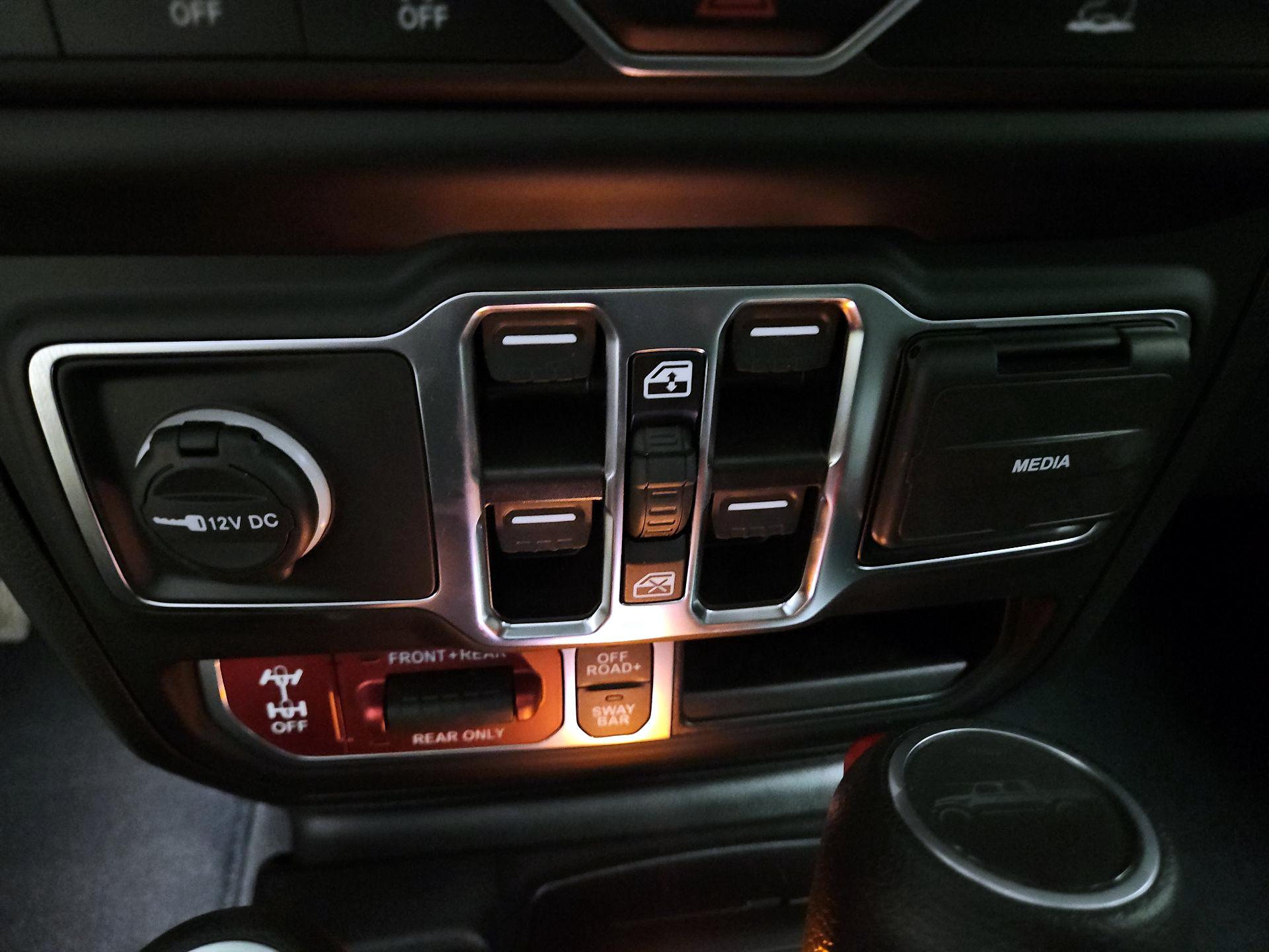 Thumbnail: 2023 Jeep Gladiator - 19
