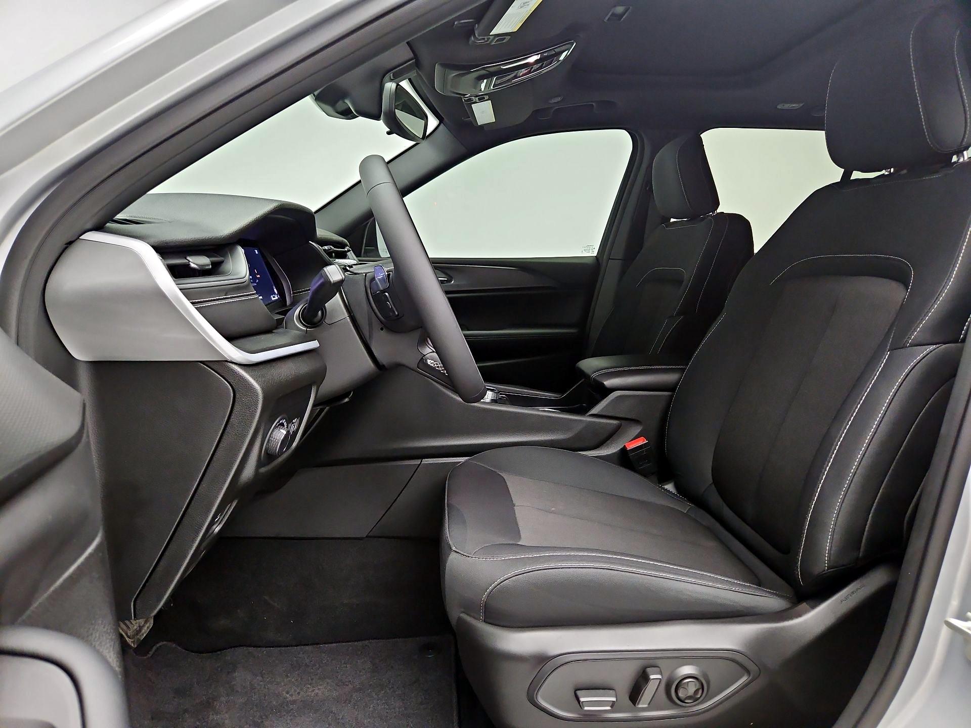 Thumbnail: 2024 Jeep Grand Cherokee - 11