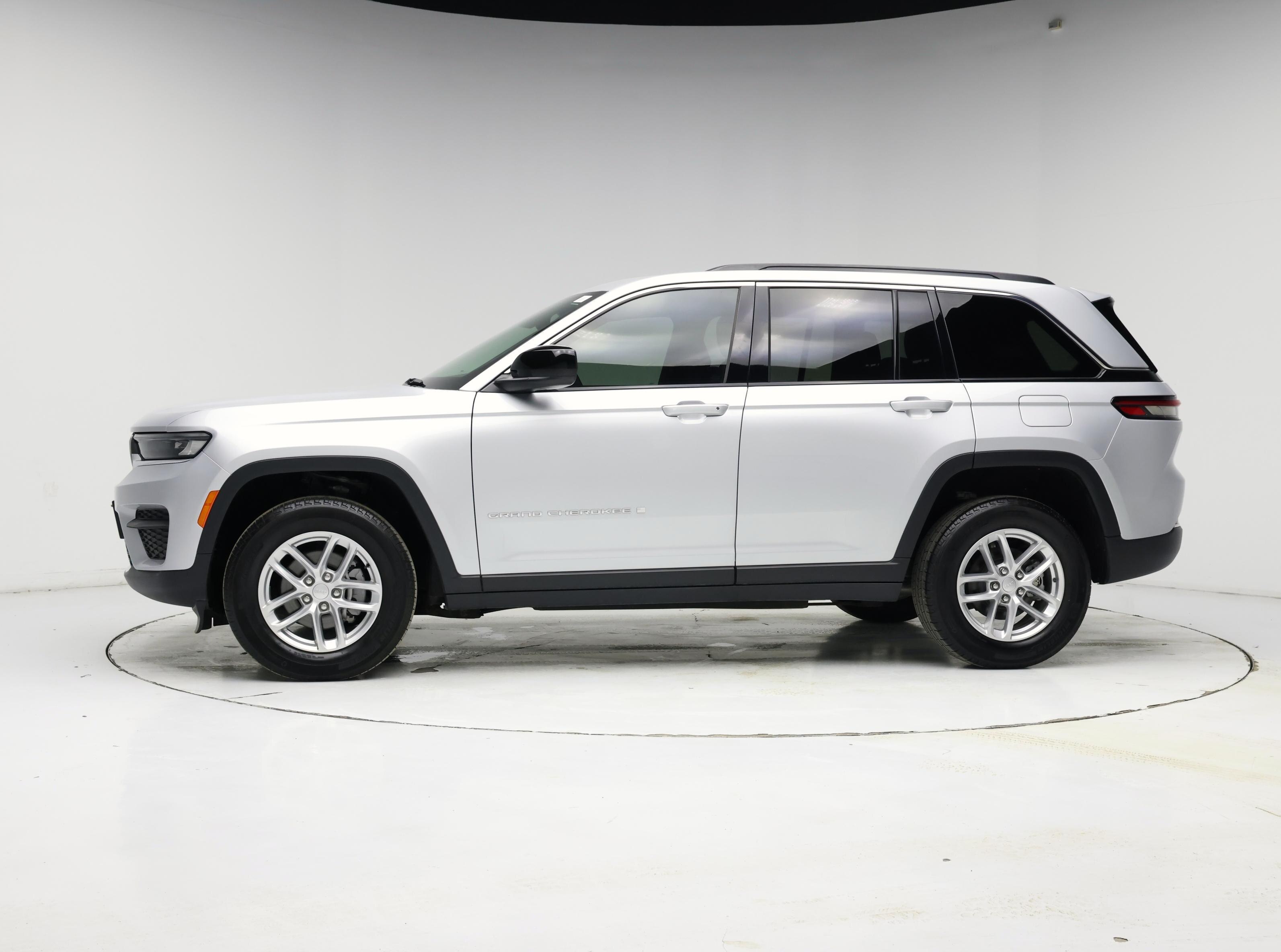 Thumbnail: 2024 Jeep Grand Cherokee - 3