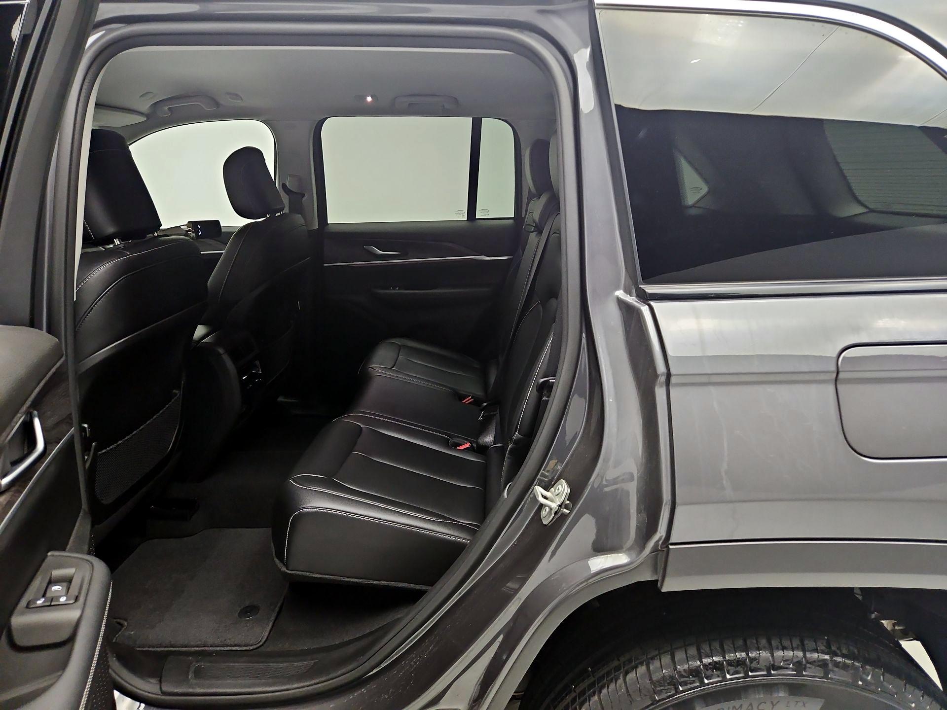 Thumbnail: 2023 Jeep Grand Cherokee - 20