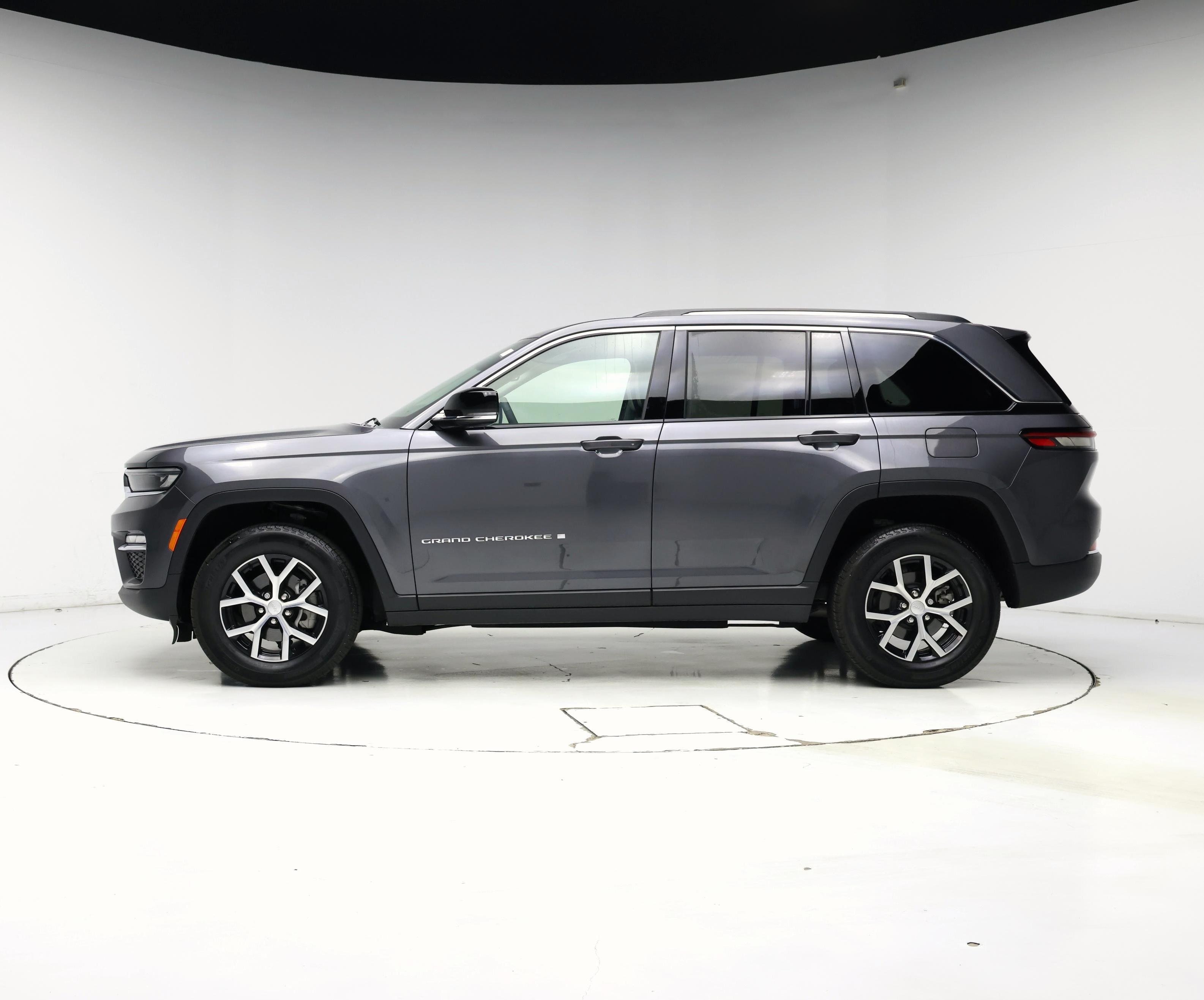 Thumbnail: 2023 Jeep Grand Cherokee - 3