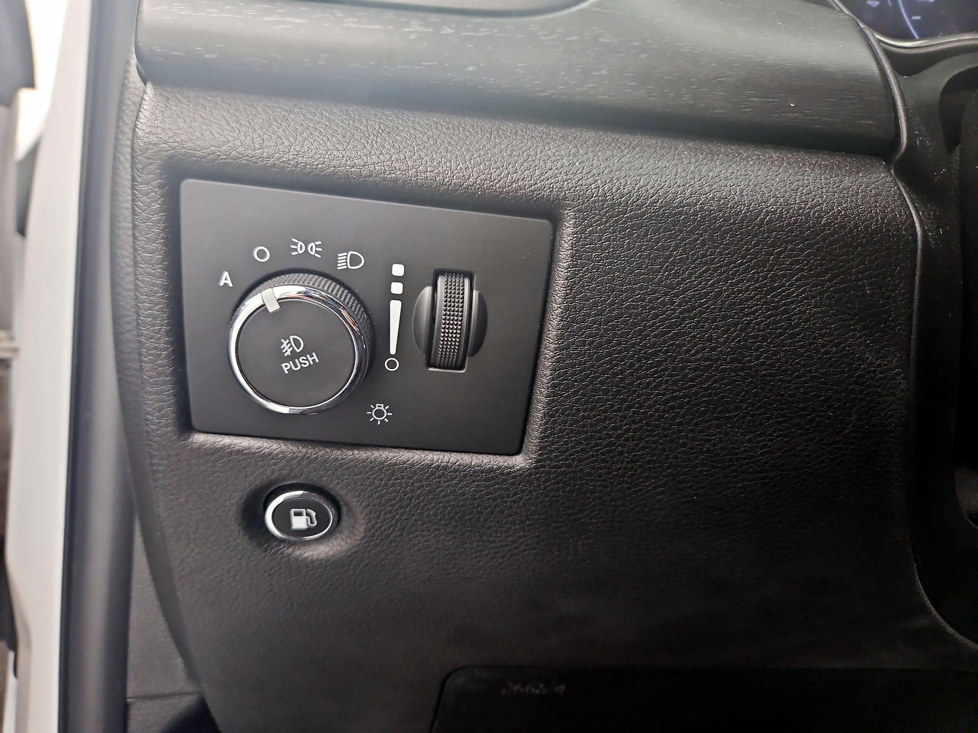 Thumbnail: 2018 Jeep Grand Cherokee - 13