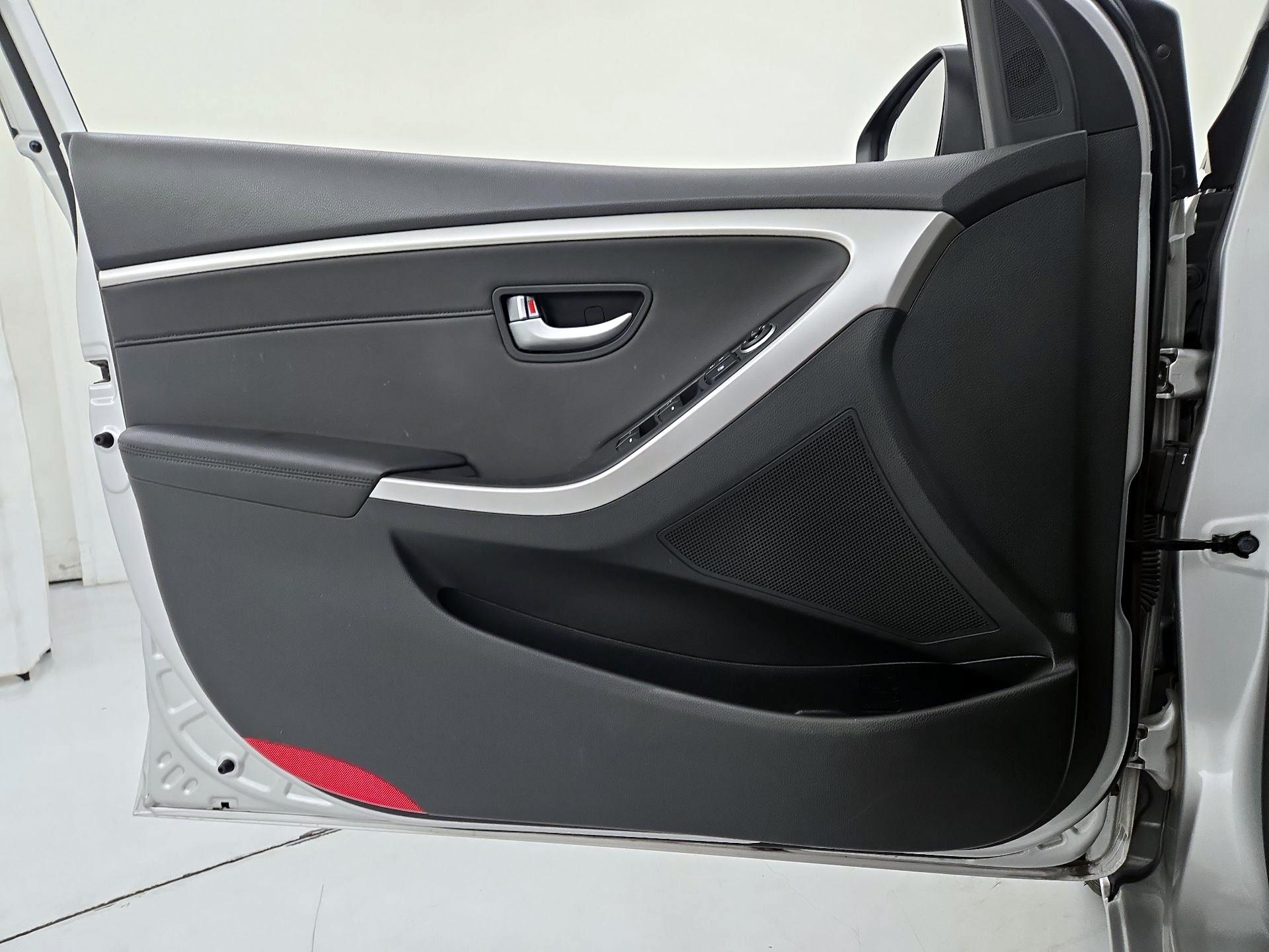 Thumbnail: 2015 Hyundai Elantra - 12