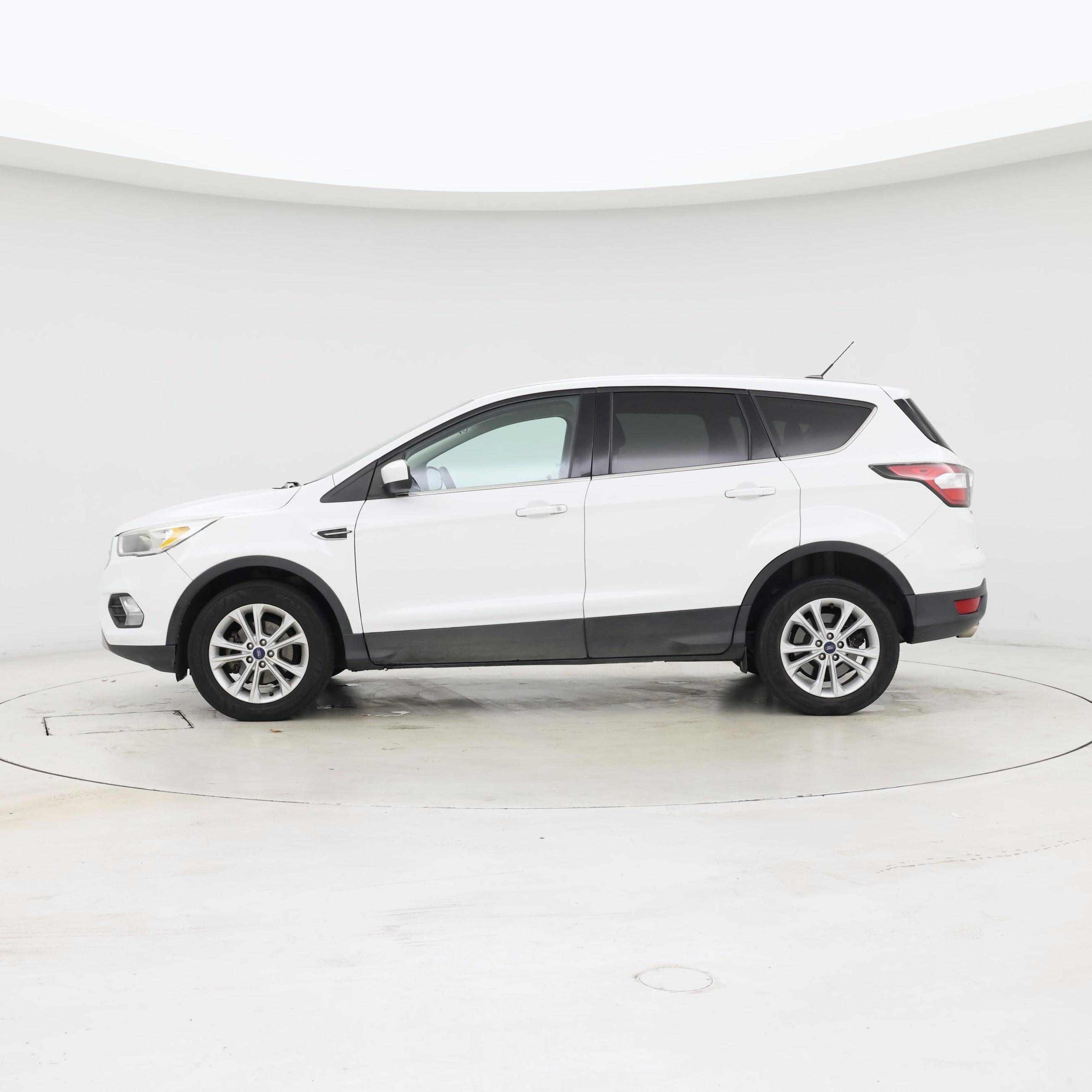 Thumbnail: 2017 Ford Escape - 3