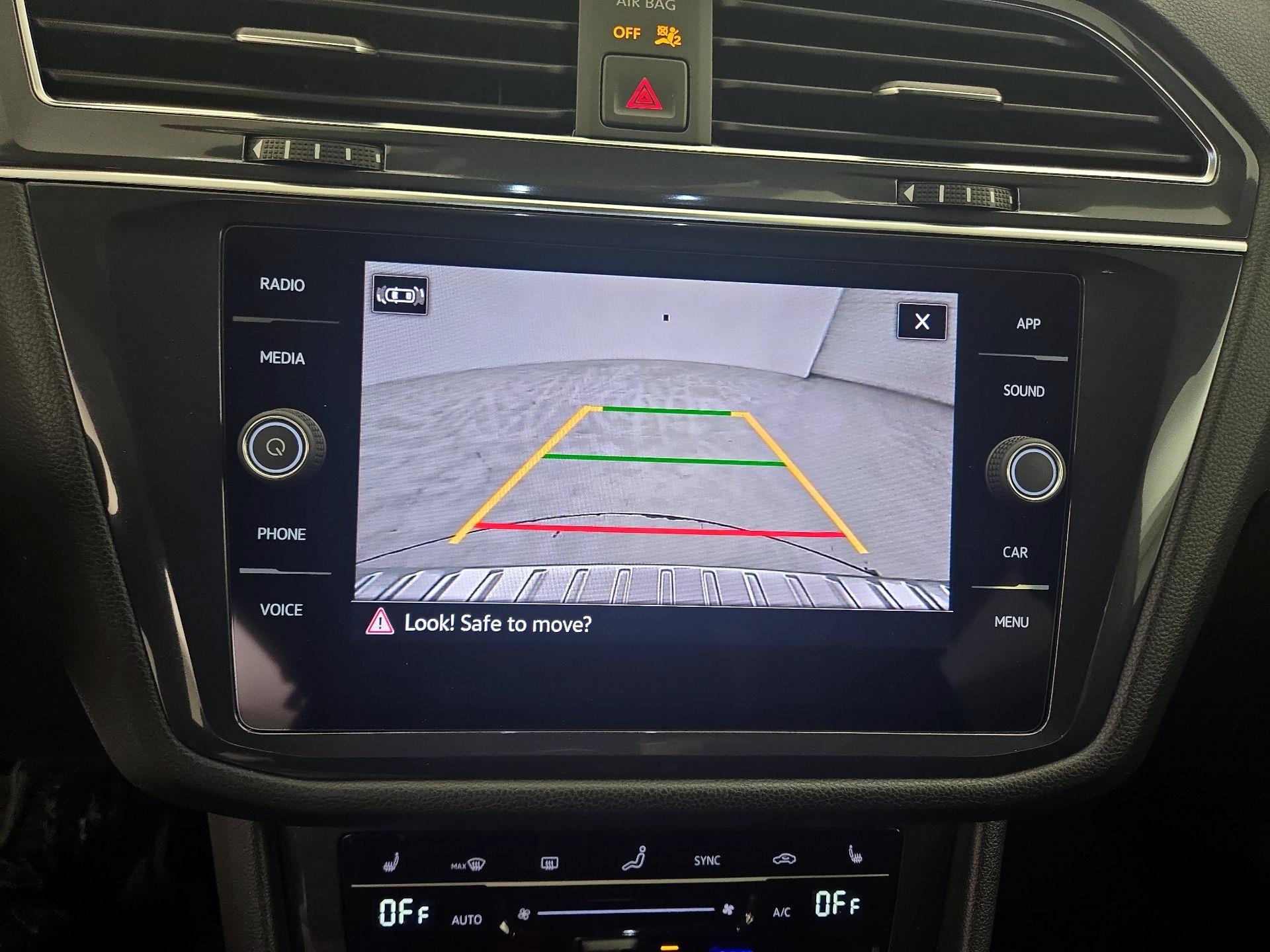 Thumbnail: 2023 Volkswagen Tiguan - 14